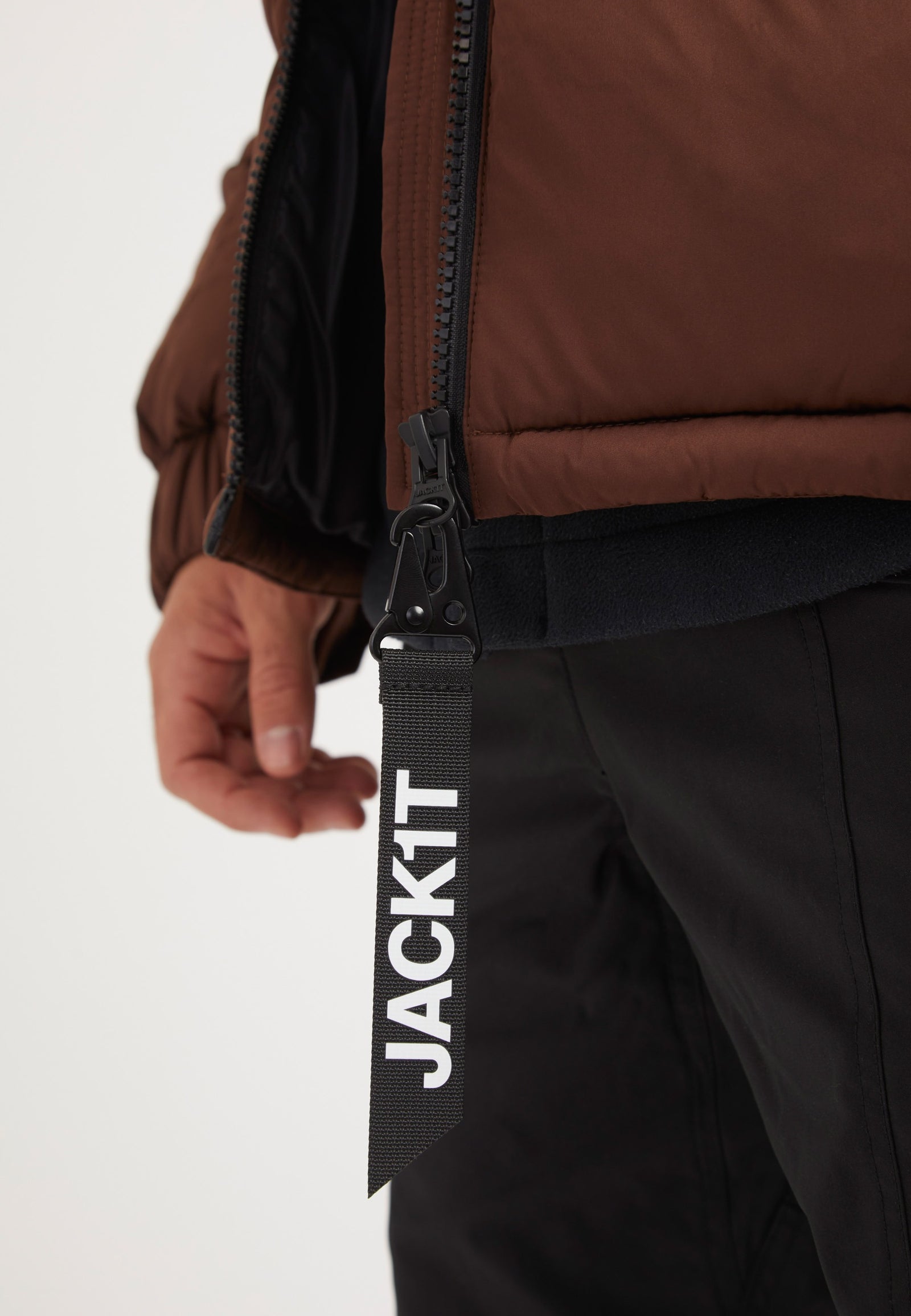 Luna Puffer Jacket Mid Brown/Black detail shot by JACK1T
