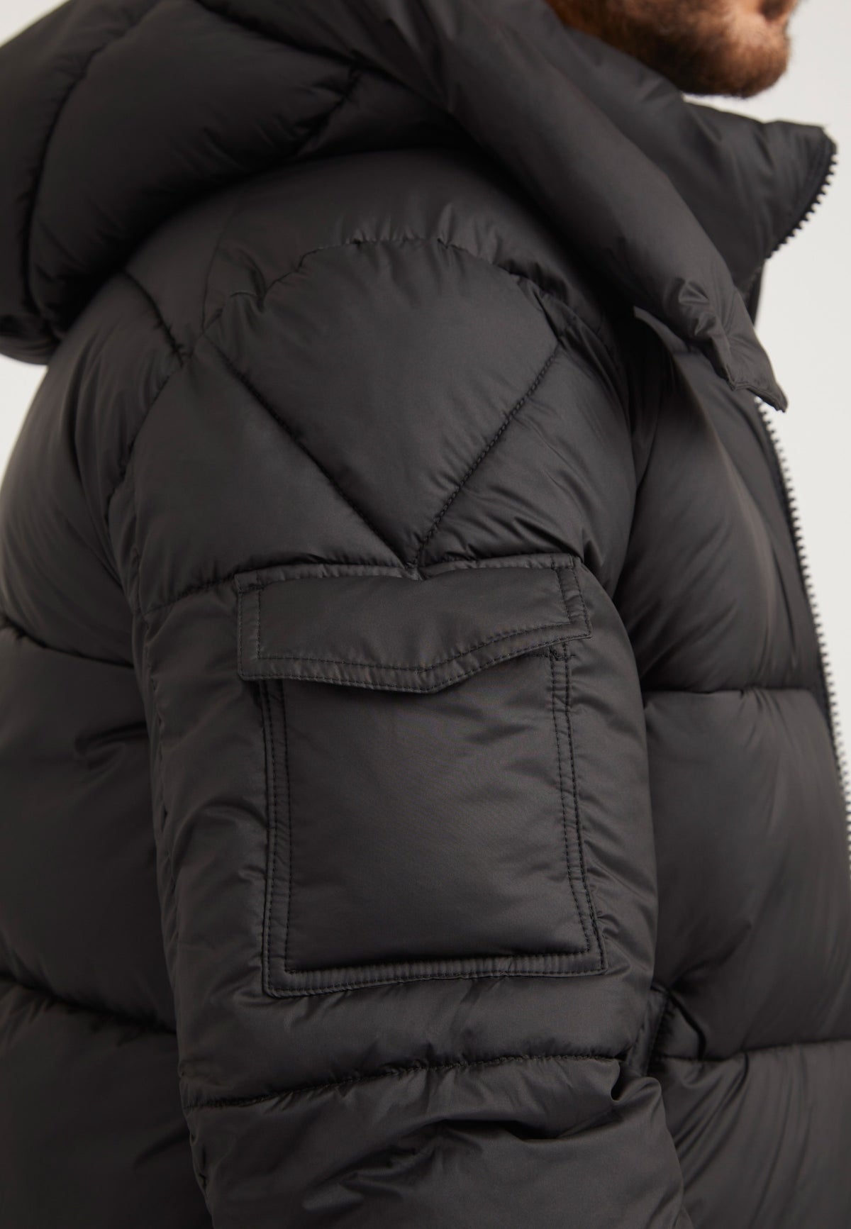 EZ Puffer Racer Jacket Matt Black detail shot by JACK1T