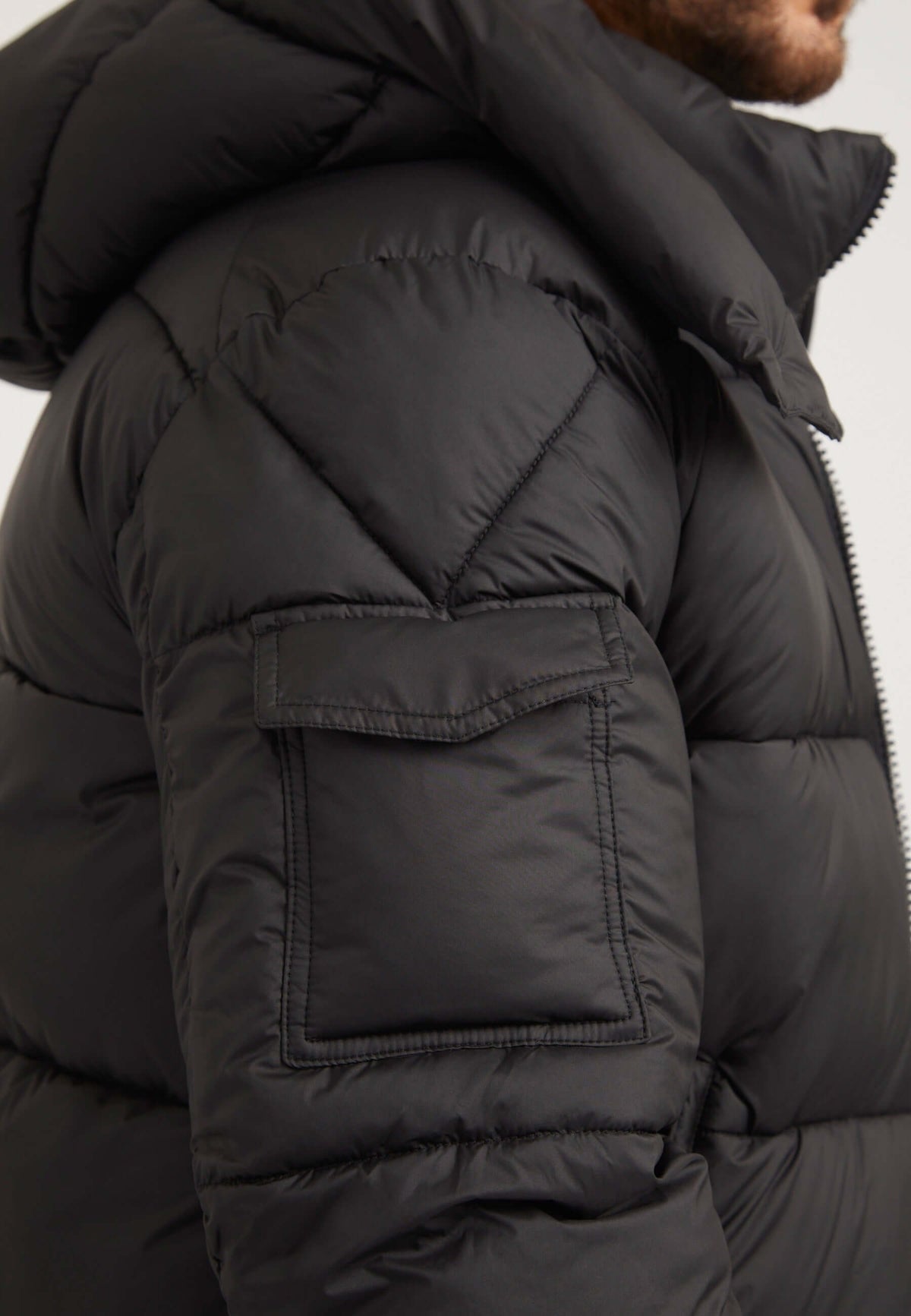 EZ Puffer Racer Jacket Matt Black detail shot by JACK1T
