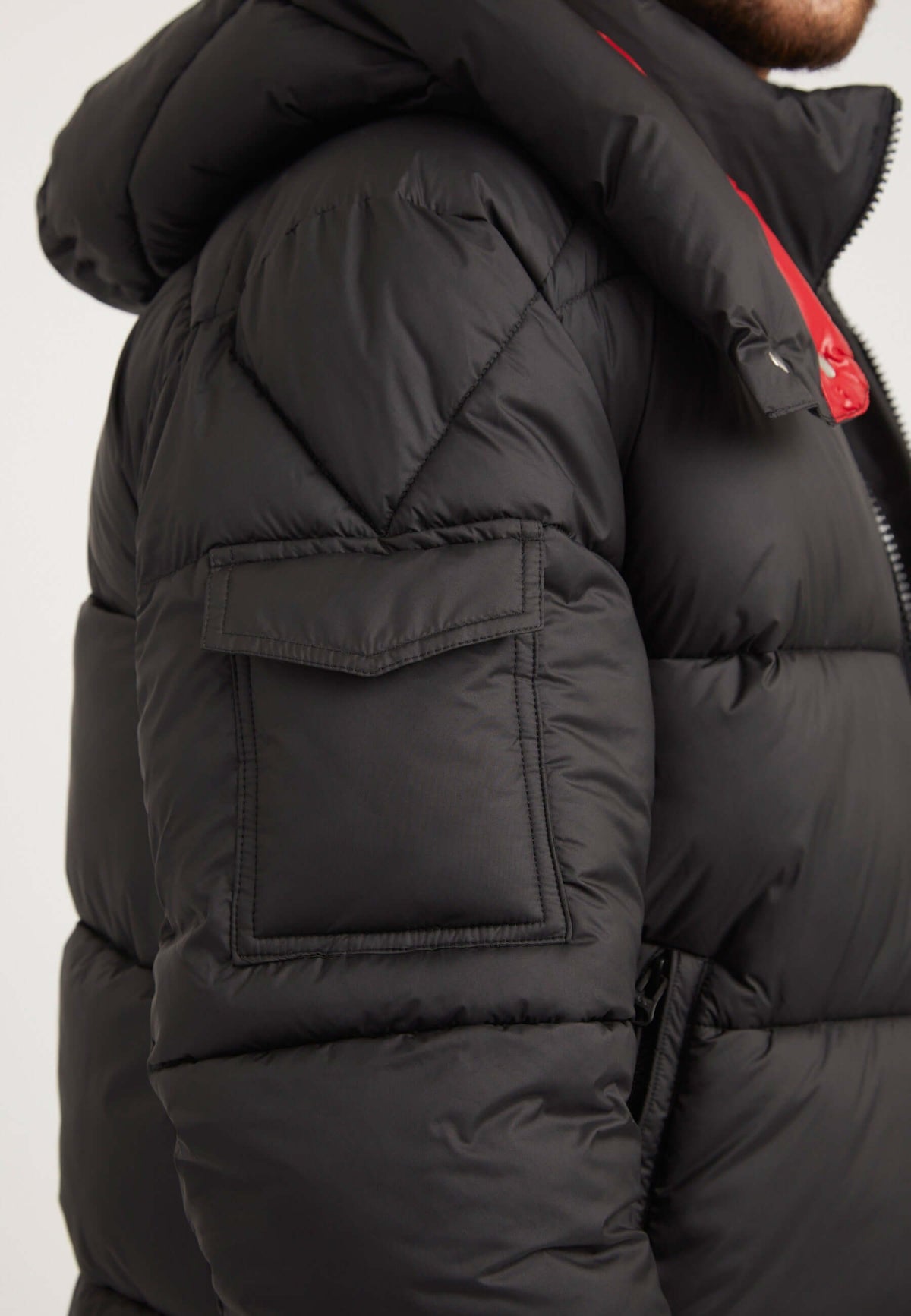 EZ Puffer Racer Jacket Black/Cherry Red detail shot by JACK1T