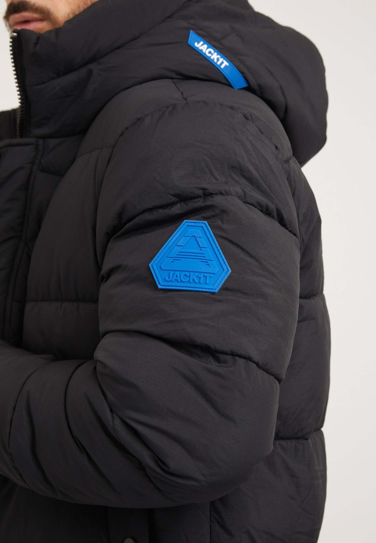 Nomad ONELOFT Parka Coat 2.0 Black detail shot by JACK1T