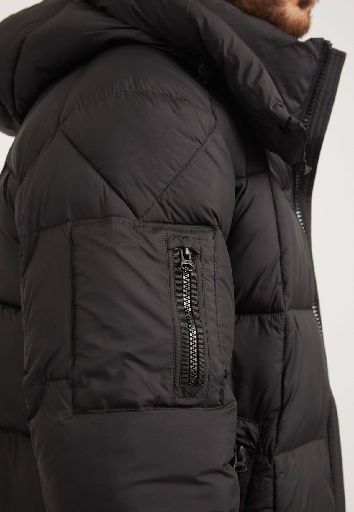 EZ Boxed Coat Matt Black detail shot by JACK1T