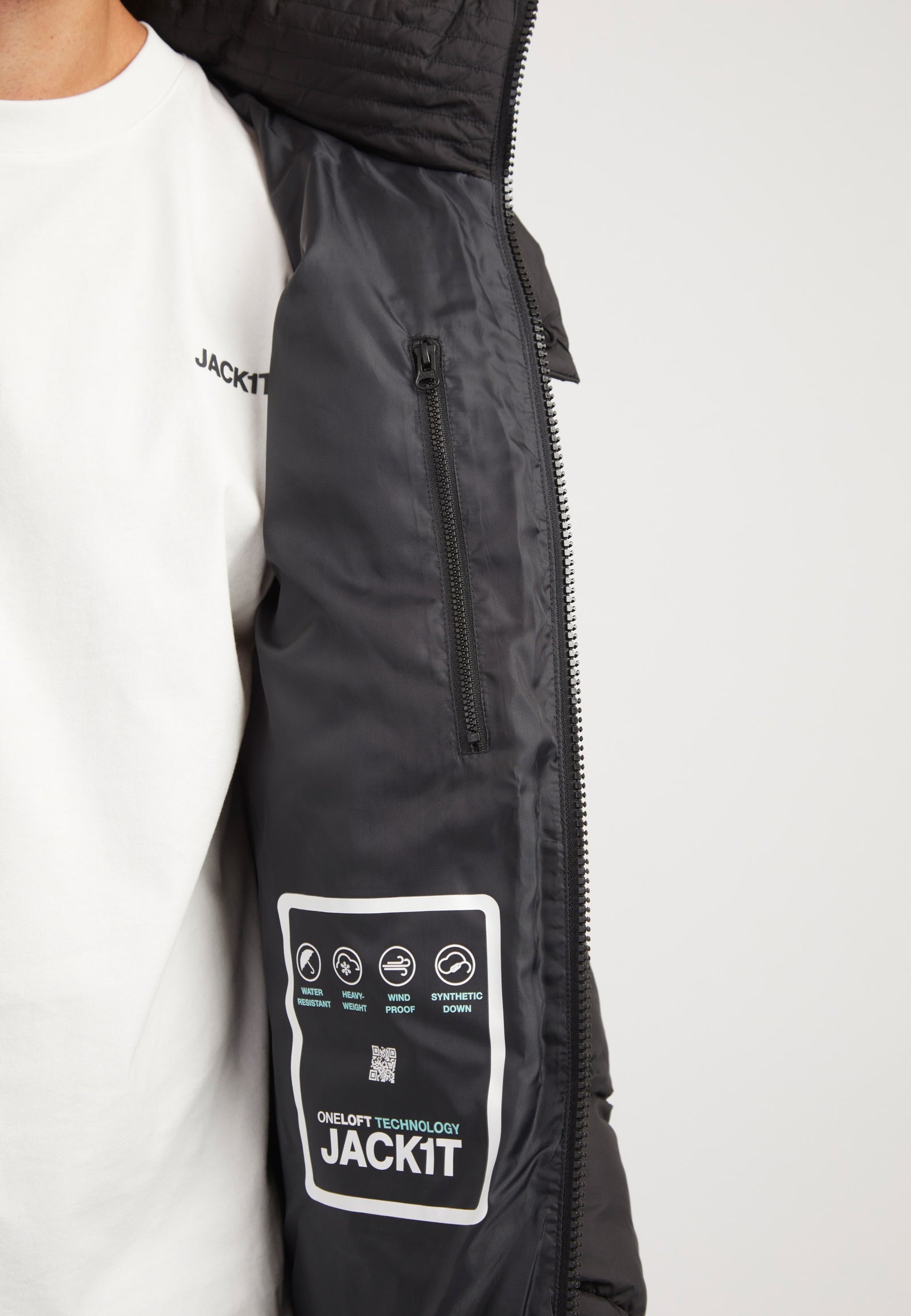 EZ Boxed Coat Matt Black detail shot by JACK1T