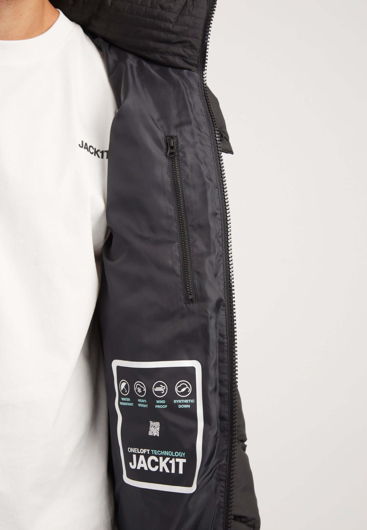 EZ Boxed Coat Matt Black detail shot by JACK1T