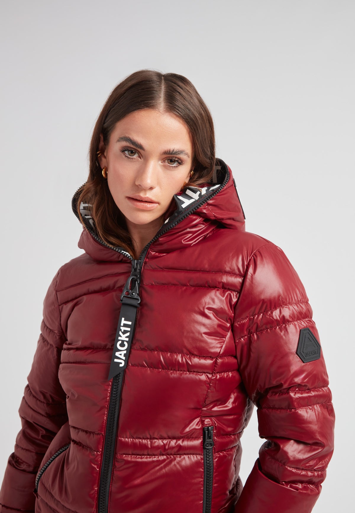 R4D Tramline Puffer Racer Jacket Lux Cranberry on model showcasing stylish winter warmth and sleek design.