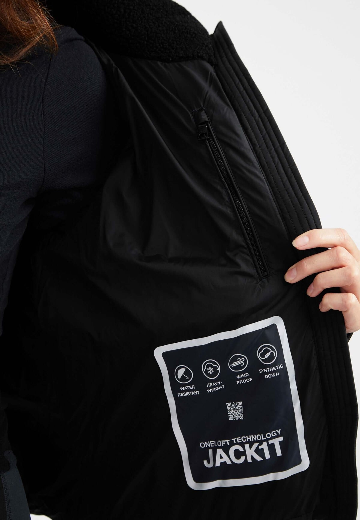 EZ Bonded Cropped Black detail shot by JACK1T