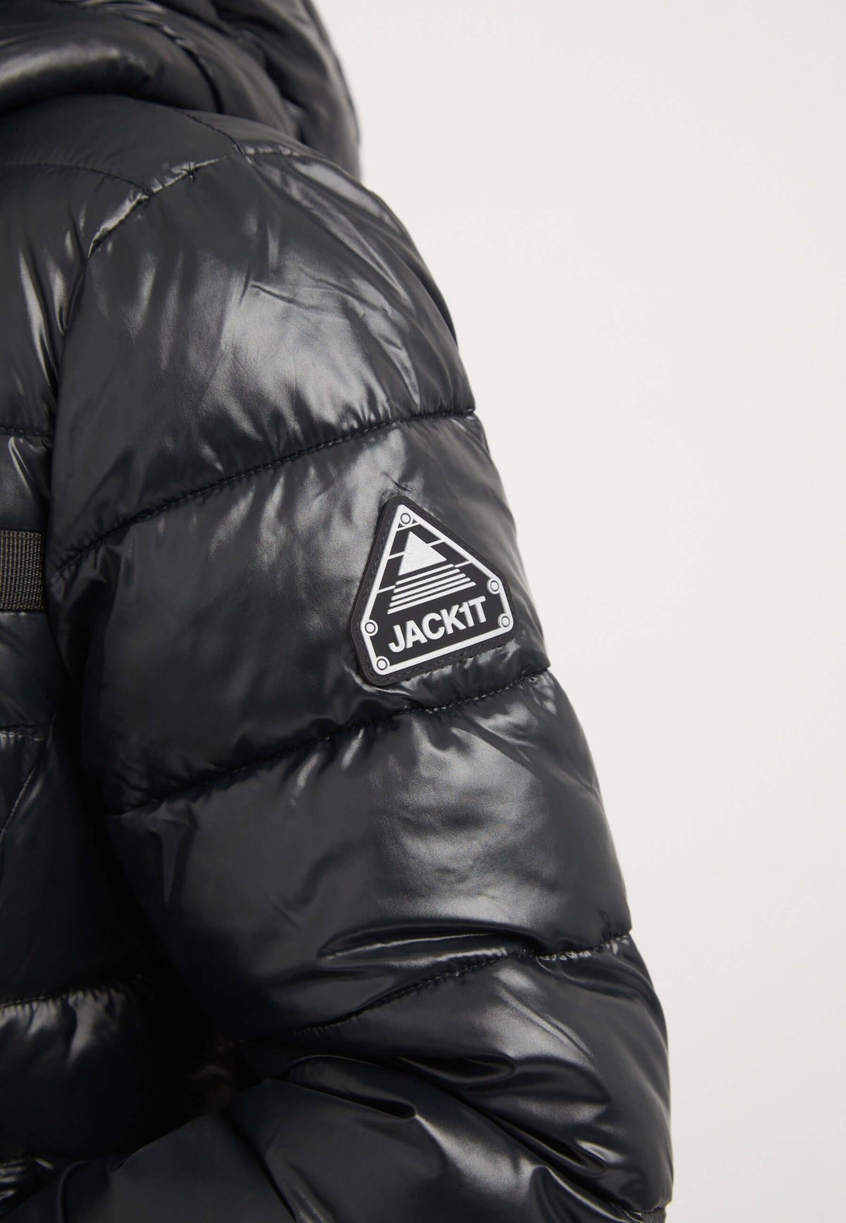 R3D Slick Coat Black detail shot by JACK1T