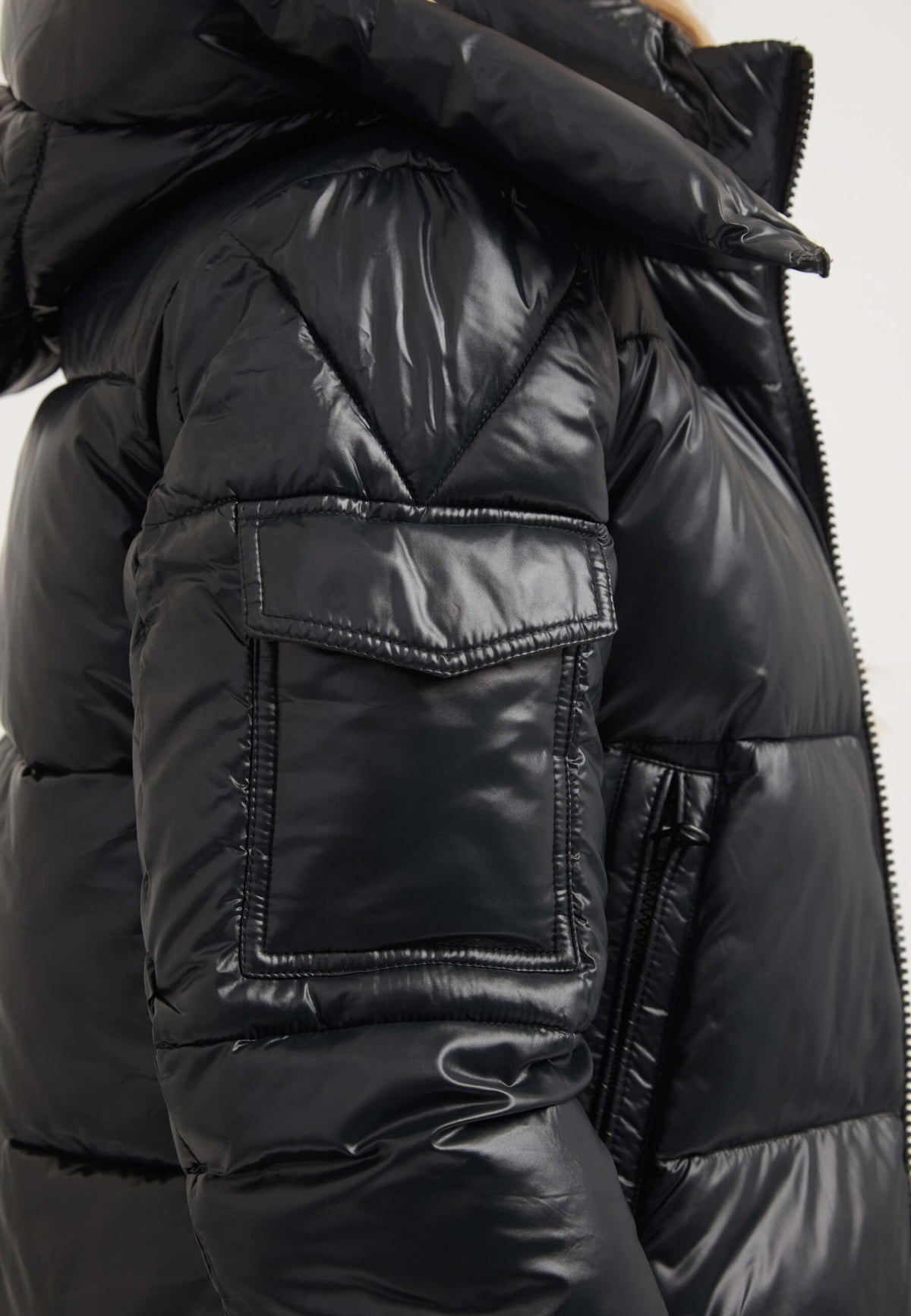 EZ Racer Slick Hood Jacket Black/Pink detail shot by JACK1T
