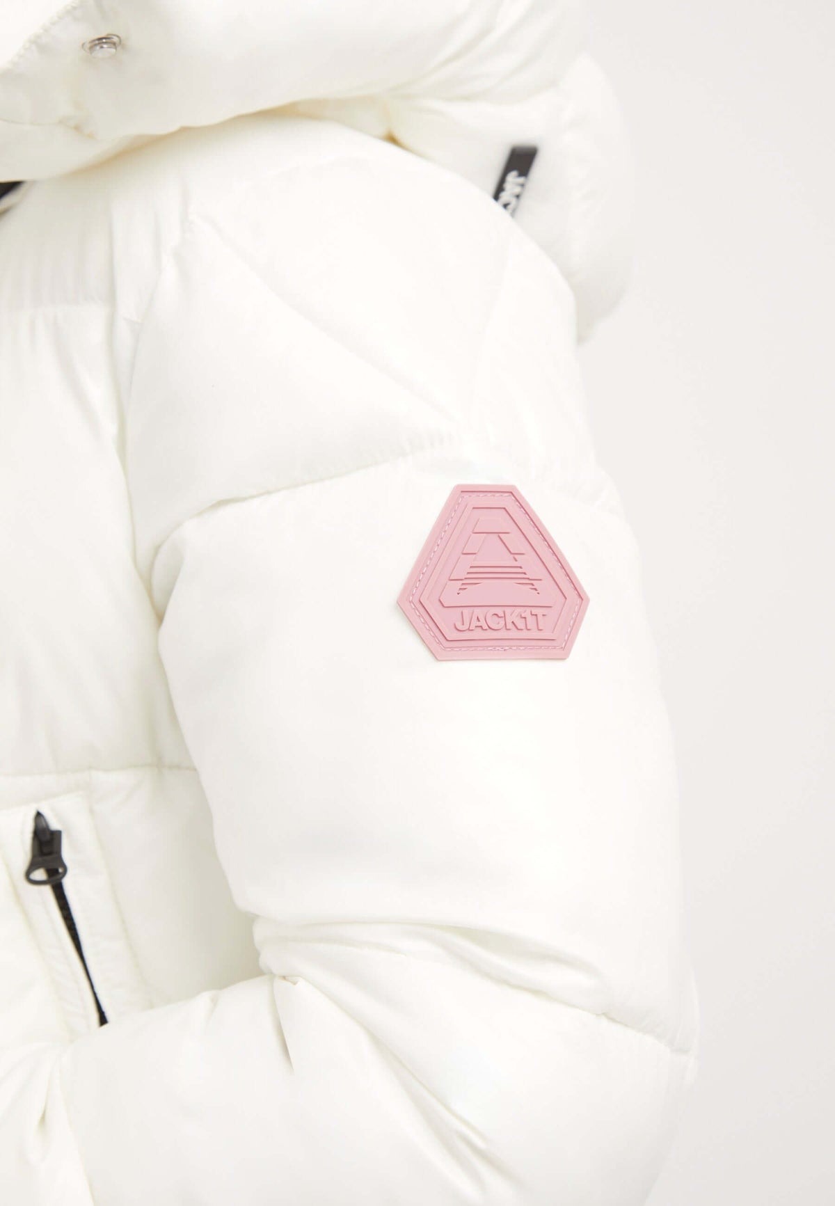 EZ Racer Slick Hood Jacket Snow detail shot by JACK1T