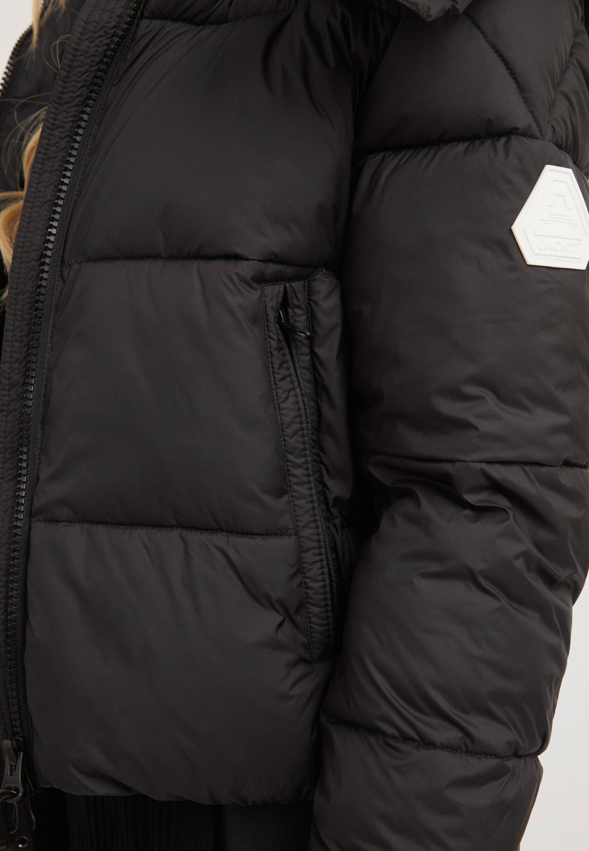 EZ Racer Hood Matt Jacket Black/Cherry Red detail shot by JACK1T