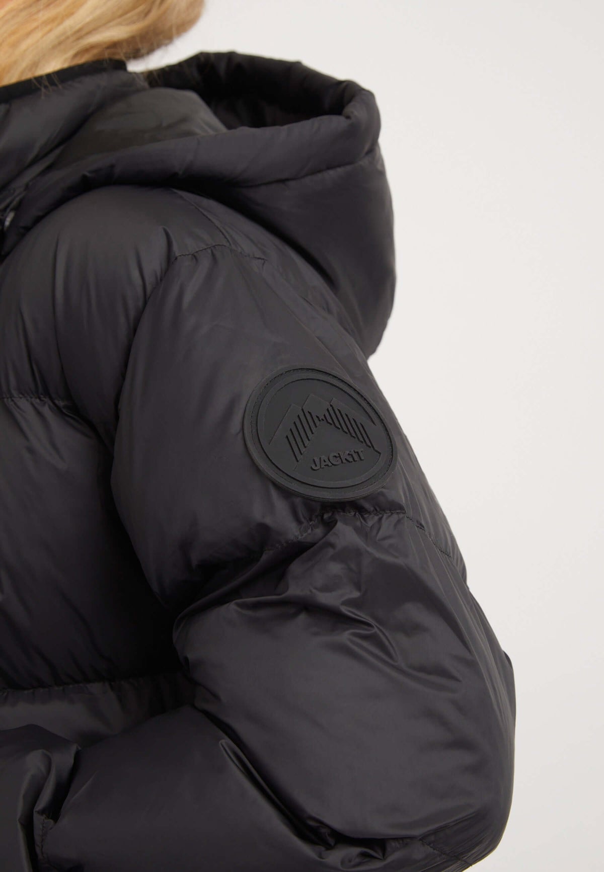 Helio Crop Duvet Jacket Black detail shot by JACK1T