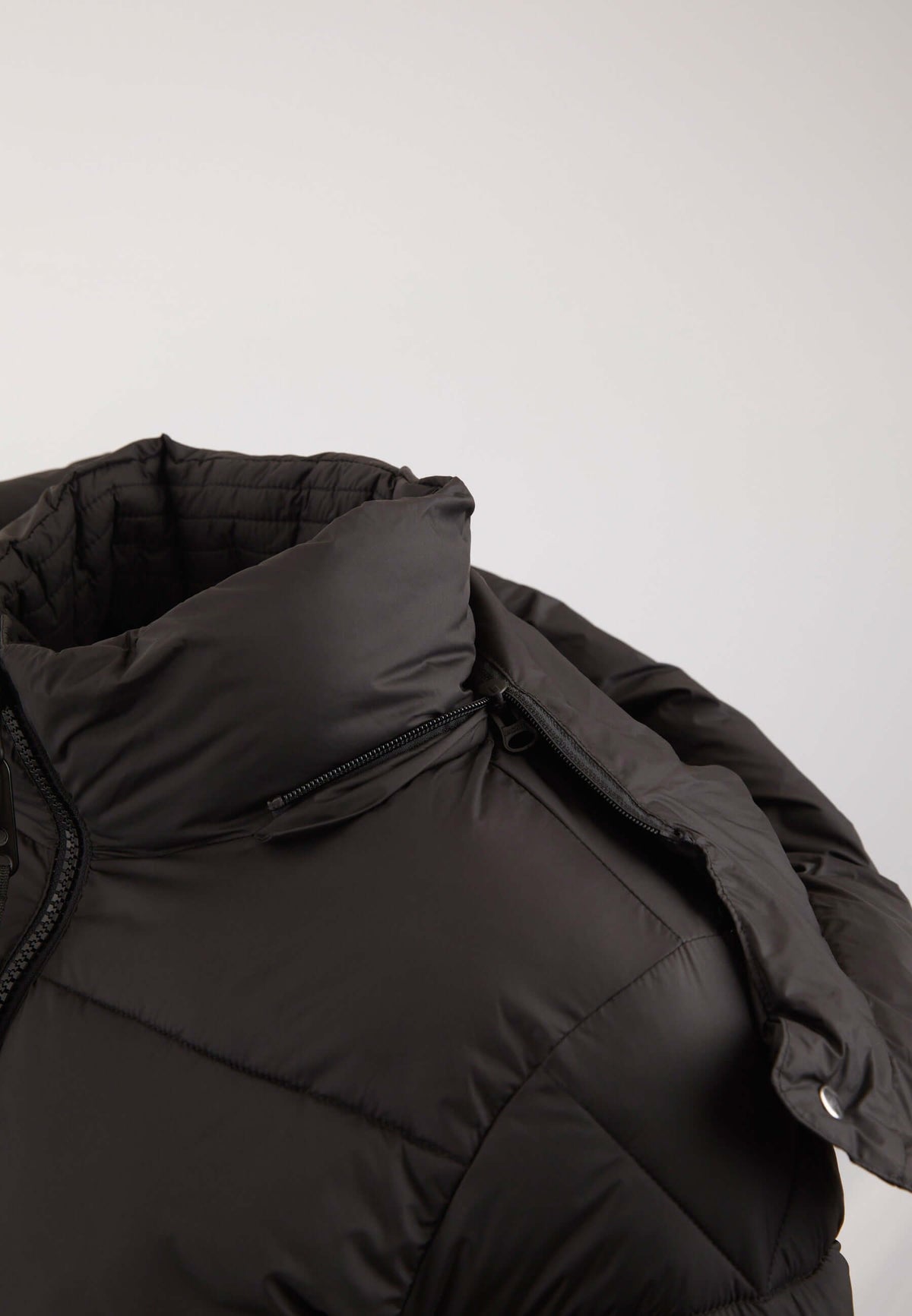 Helio Crop Duvet Jacket Black