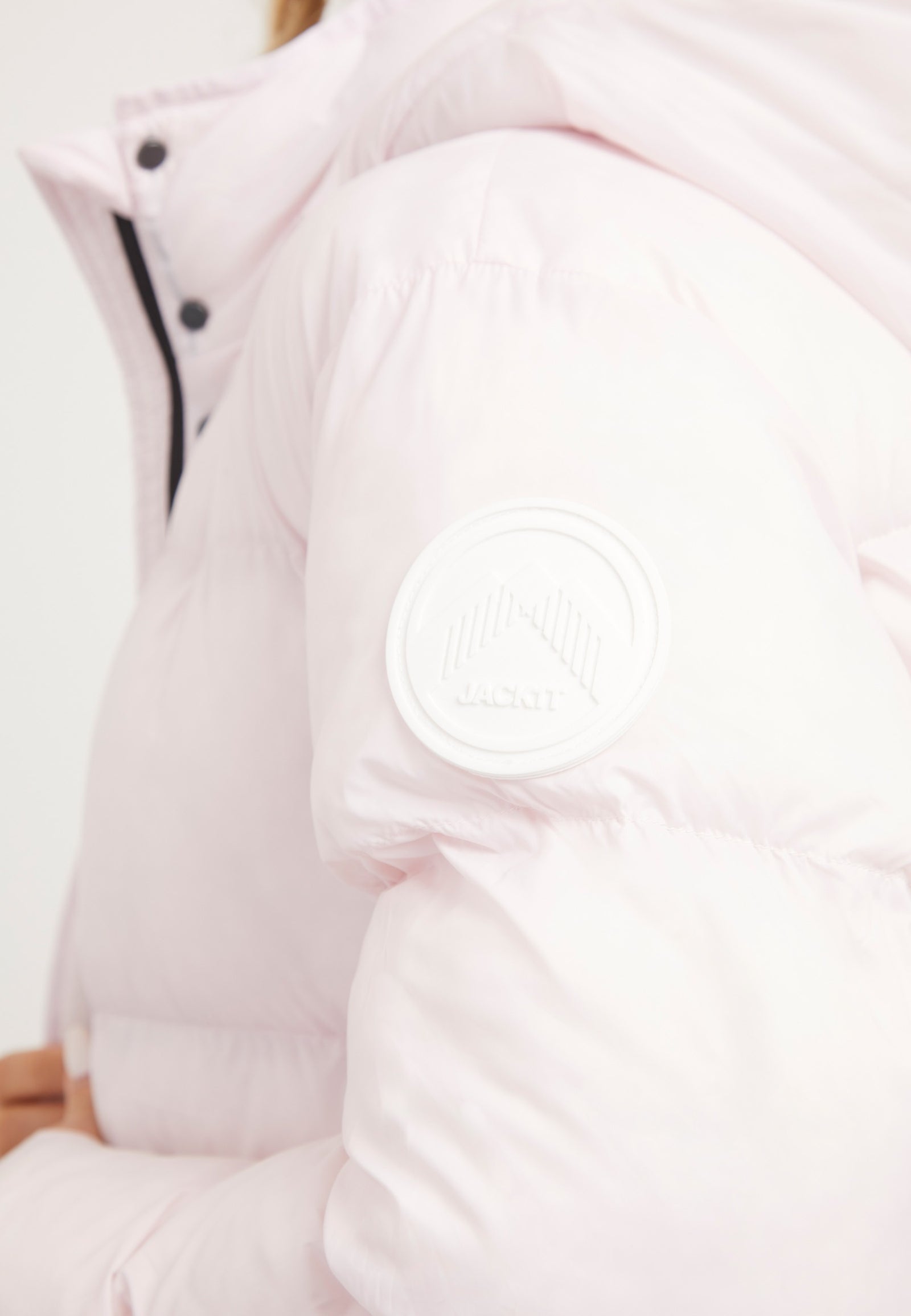 Helio Crop Duvet Jacket Soft Pink detail shot by JACK1T