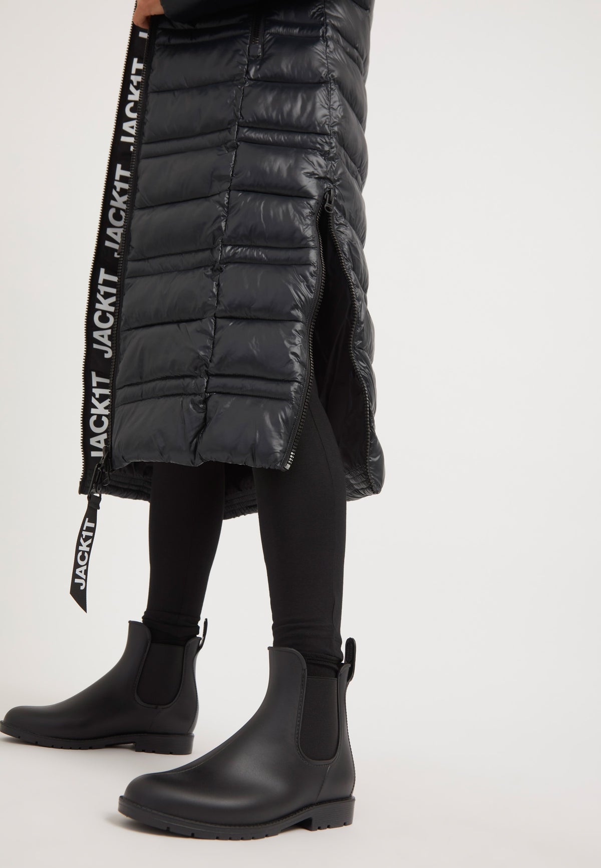R4D Extra Long Straight Baffle Coat Black detail shot by JACK1T