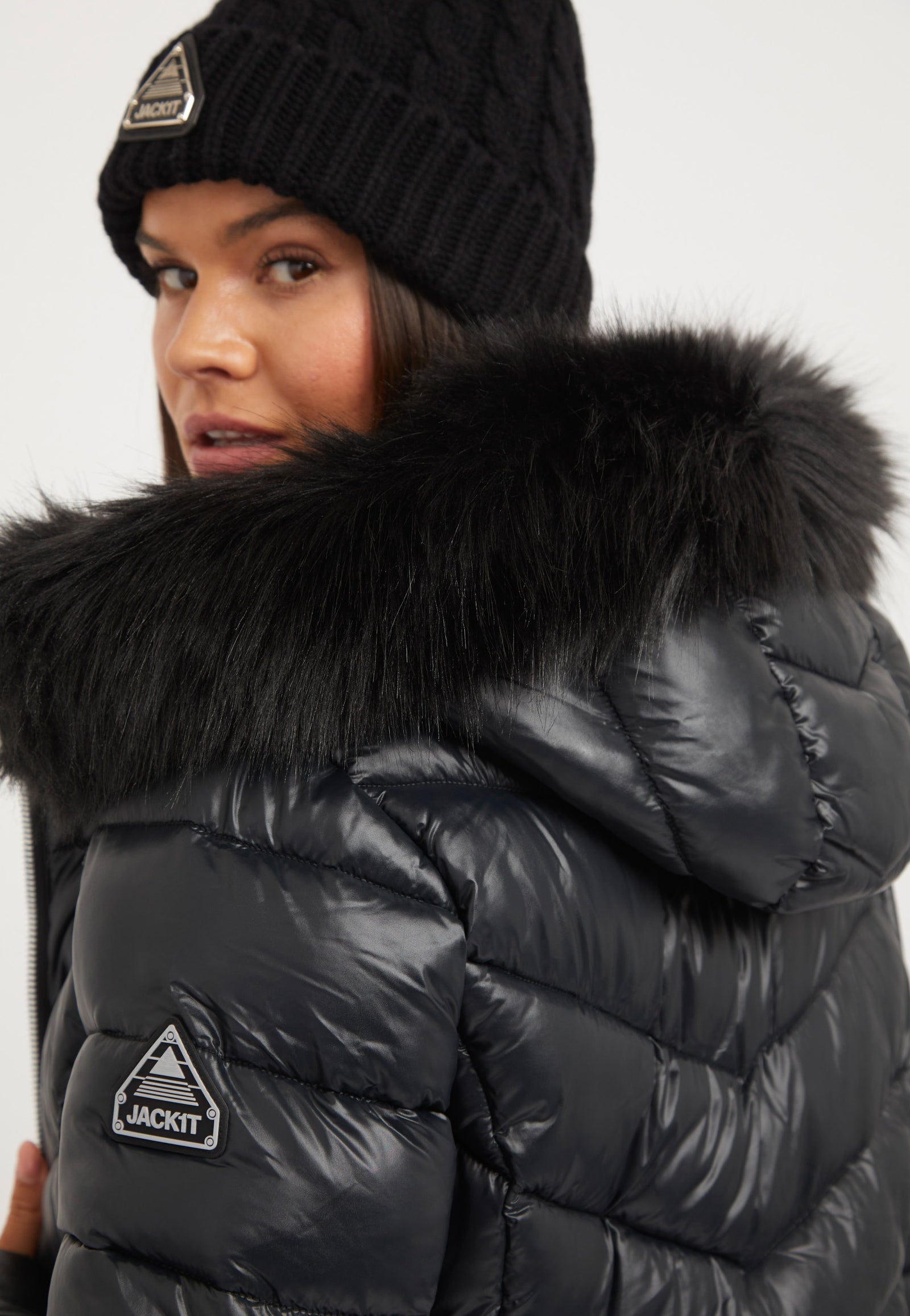 R4D Luxe Coat Black detail shot by JACK1T