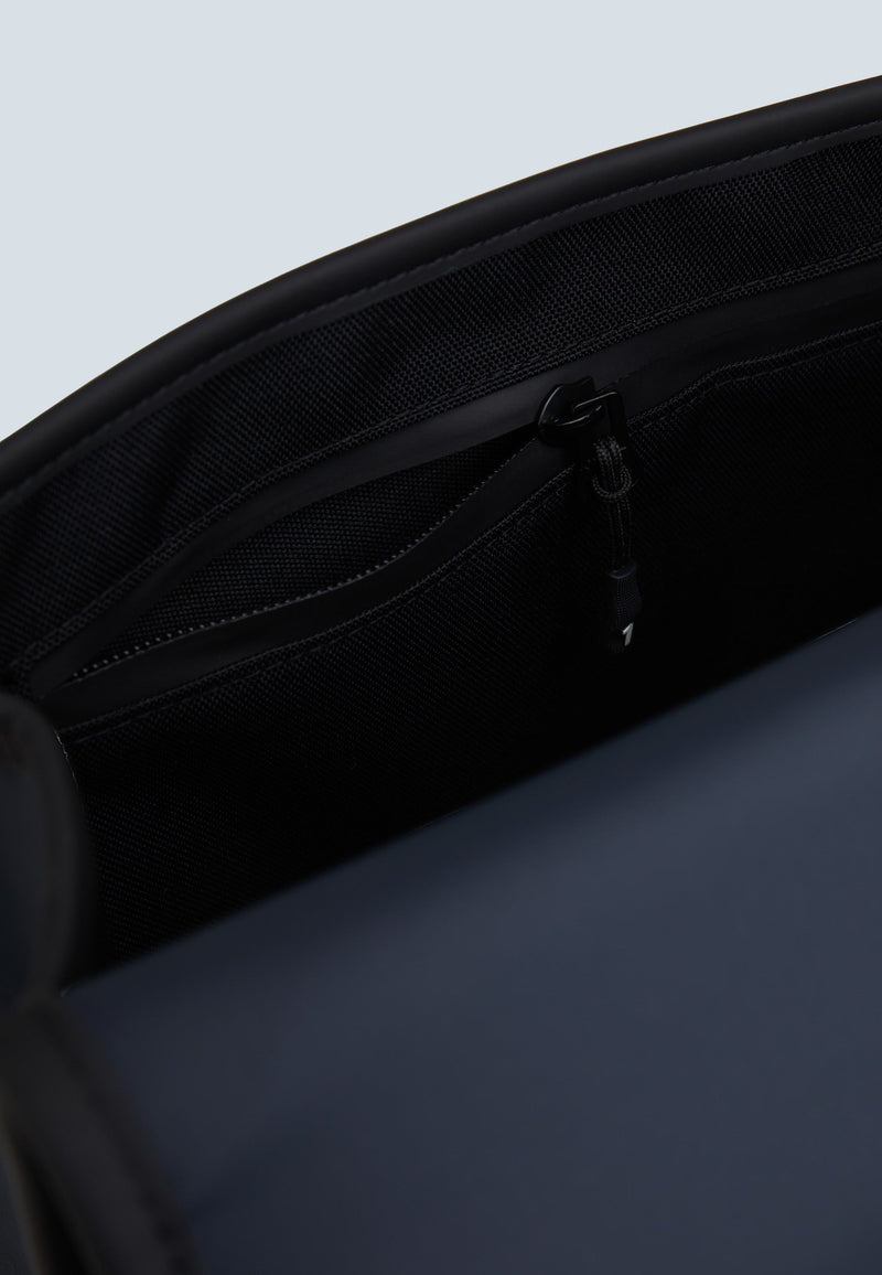 The Messenger Backpack - 12.5l