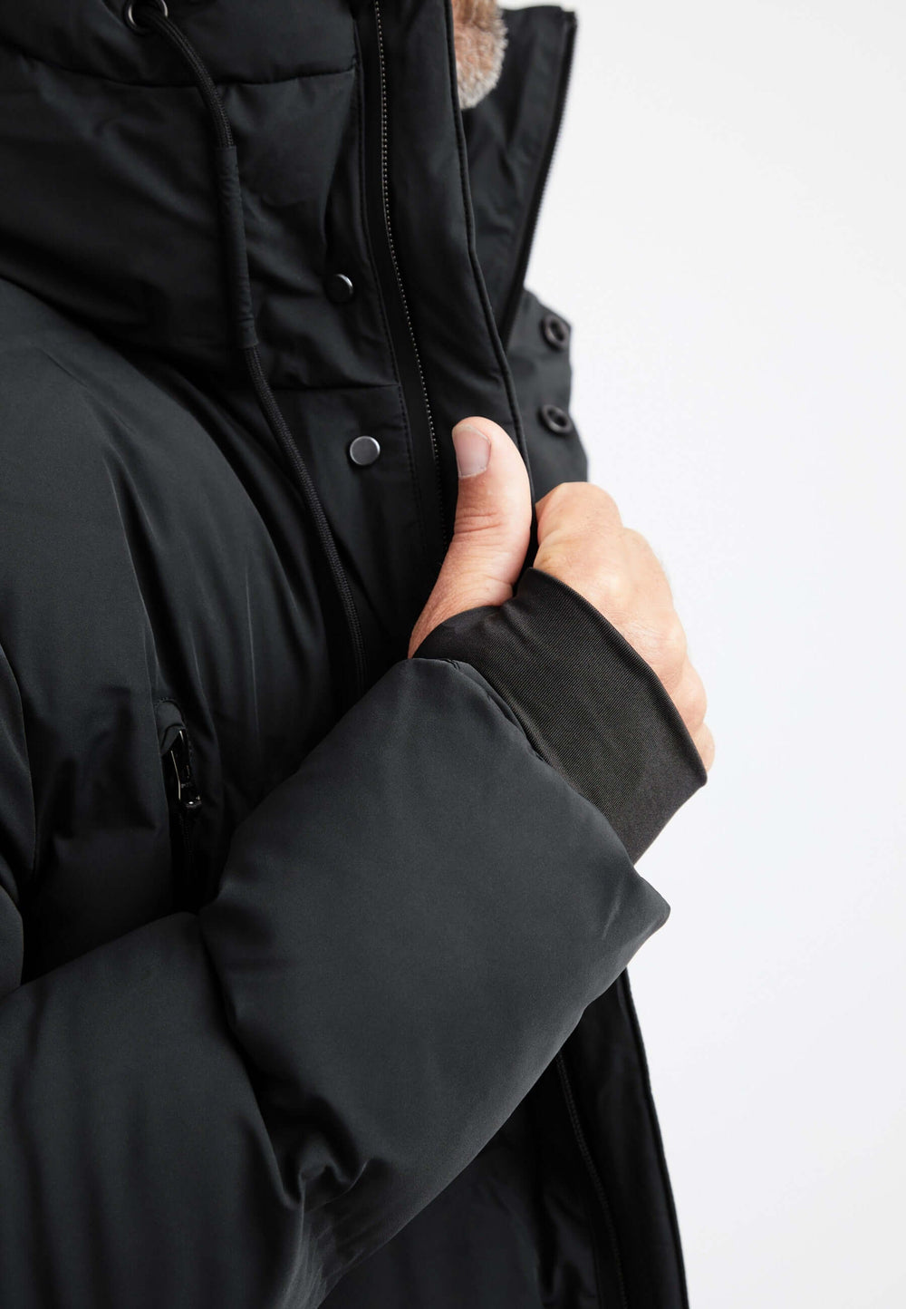 Supremo Coat Black detail shot by JACK1T