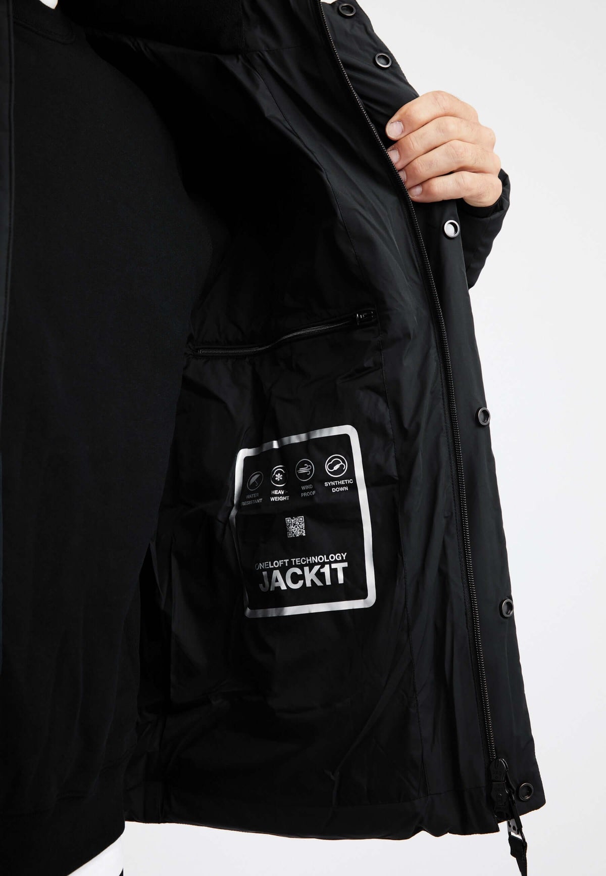 Supremo Frontier Black detail shot by JACK1T