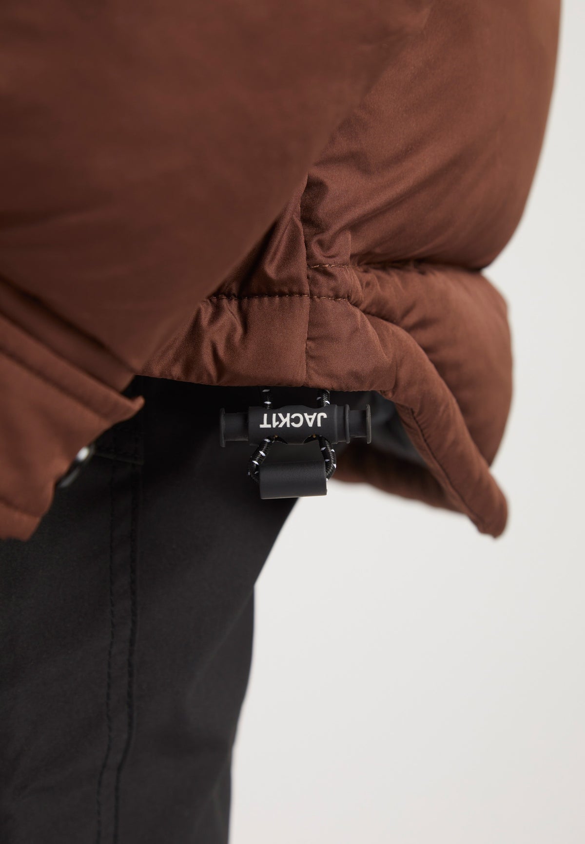 Luna Puffer Jacket Mid Brown/Black detail shot by JACK1T