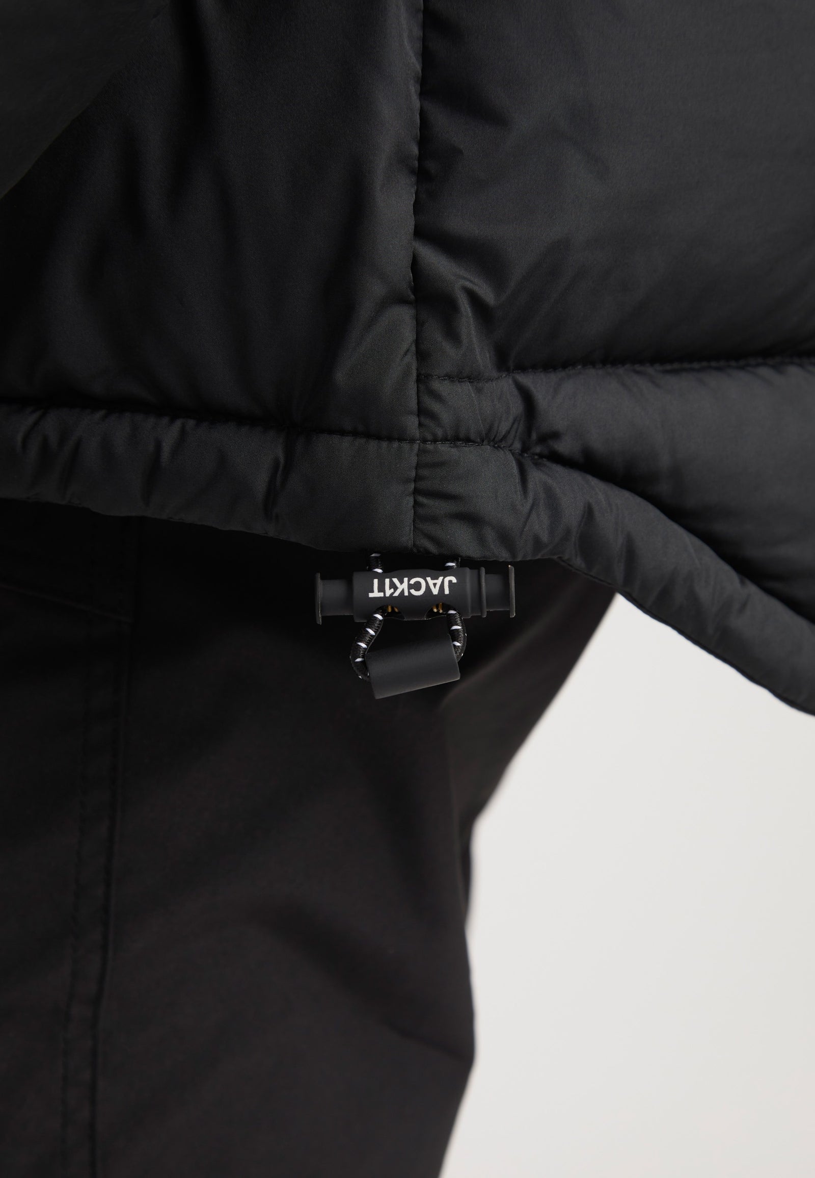 Luna Puffer Jacket Black detail shot by JACK1T