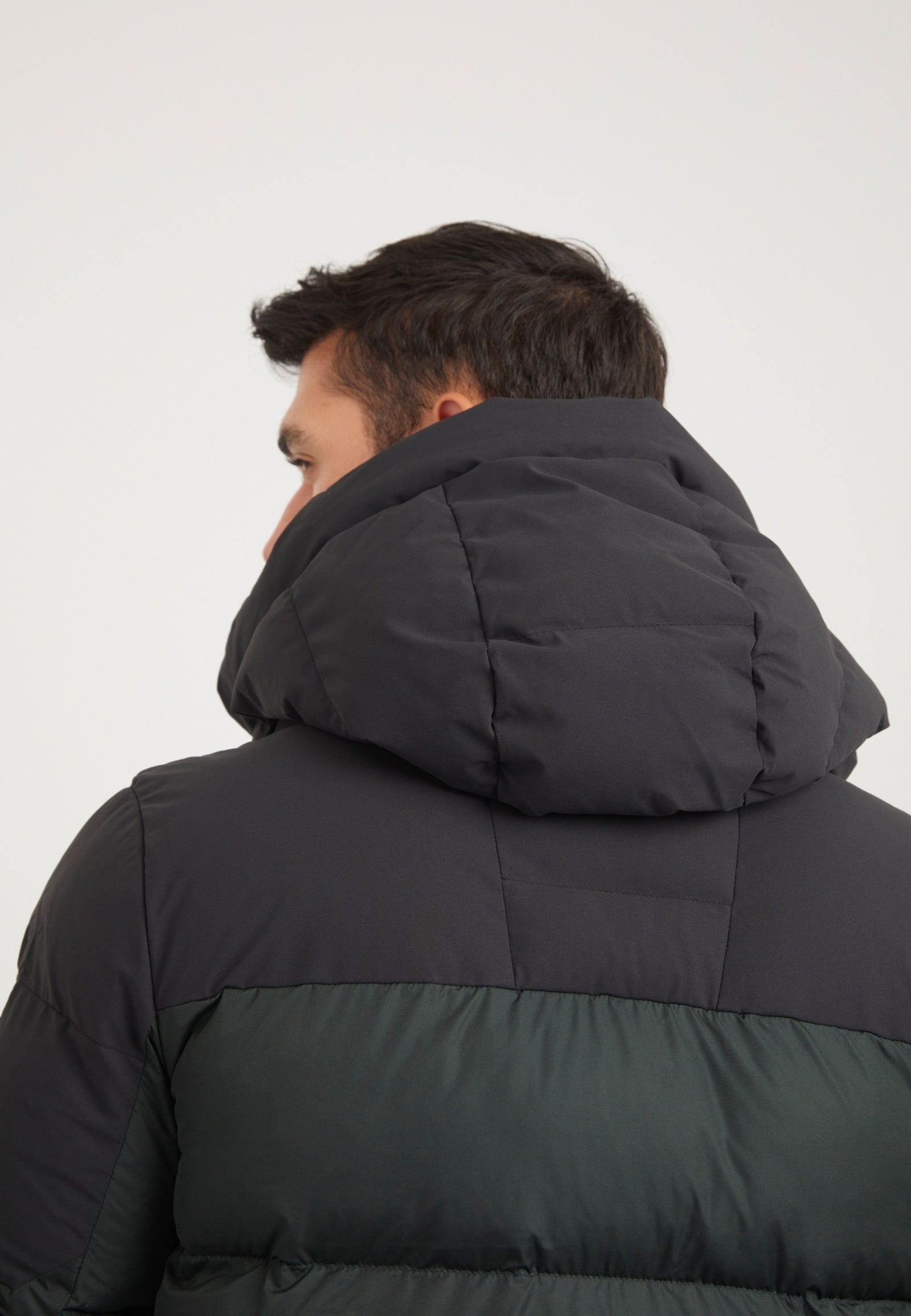 Luna Puffer Jacket Olive/Black detail shot by JACK1T