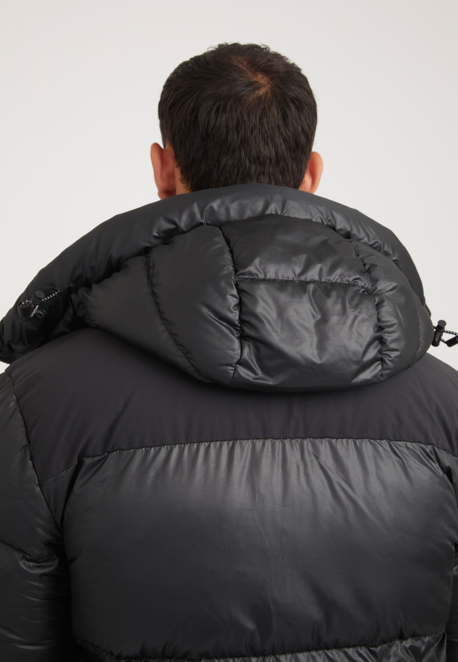 Expedition Parka Black/Black detail shot by JACK1T
