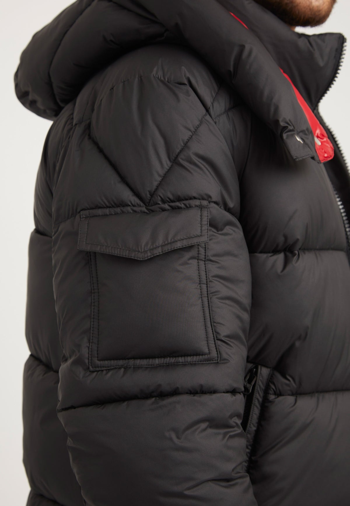 EZ Puffer Racer Jacket Black/Cherry Red detail shot by JACK1T