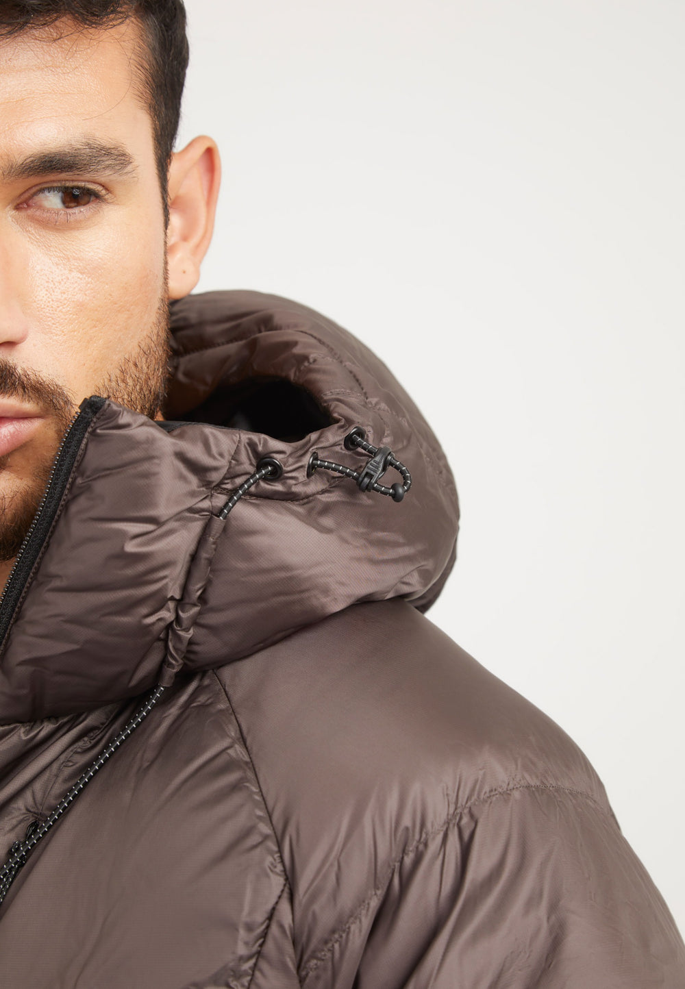 Bubble Jacket Mid Brown detail shot by JACK1T