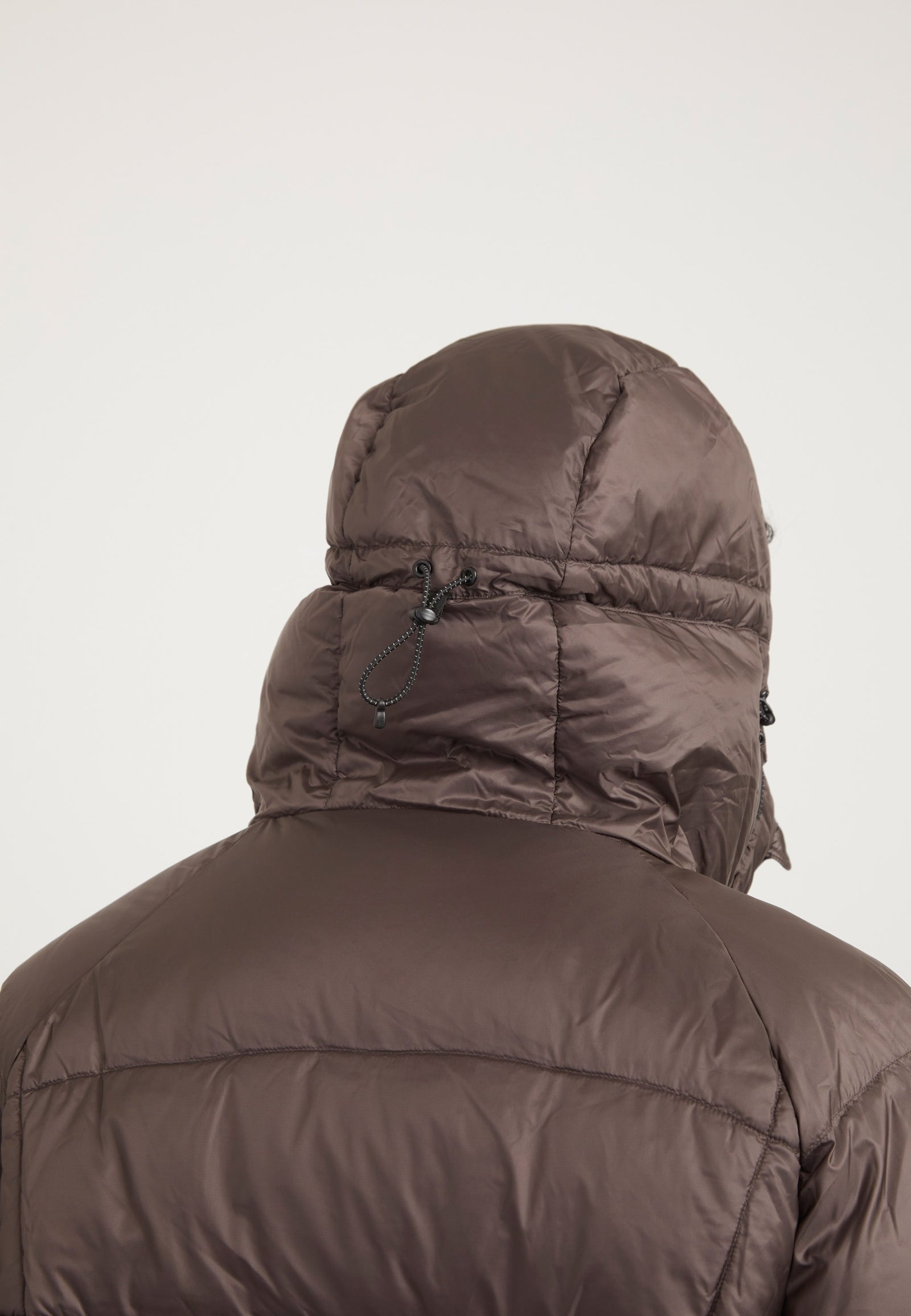Bubble Jacket Mid Brown detail shot by JACK1T