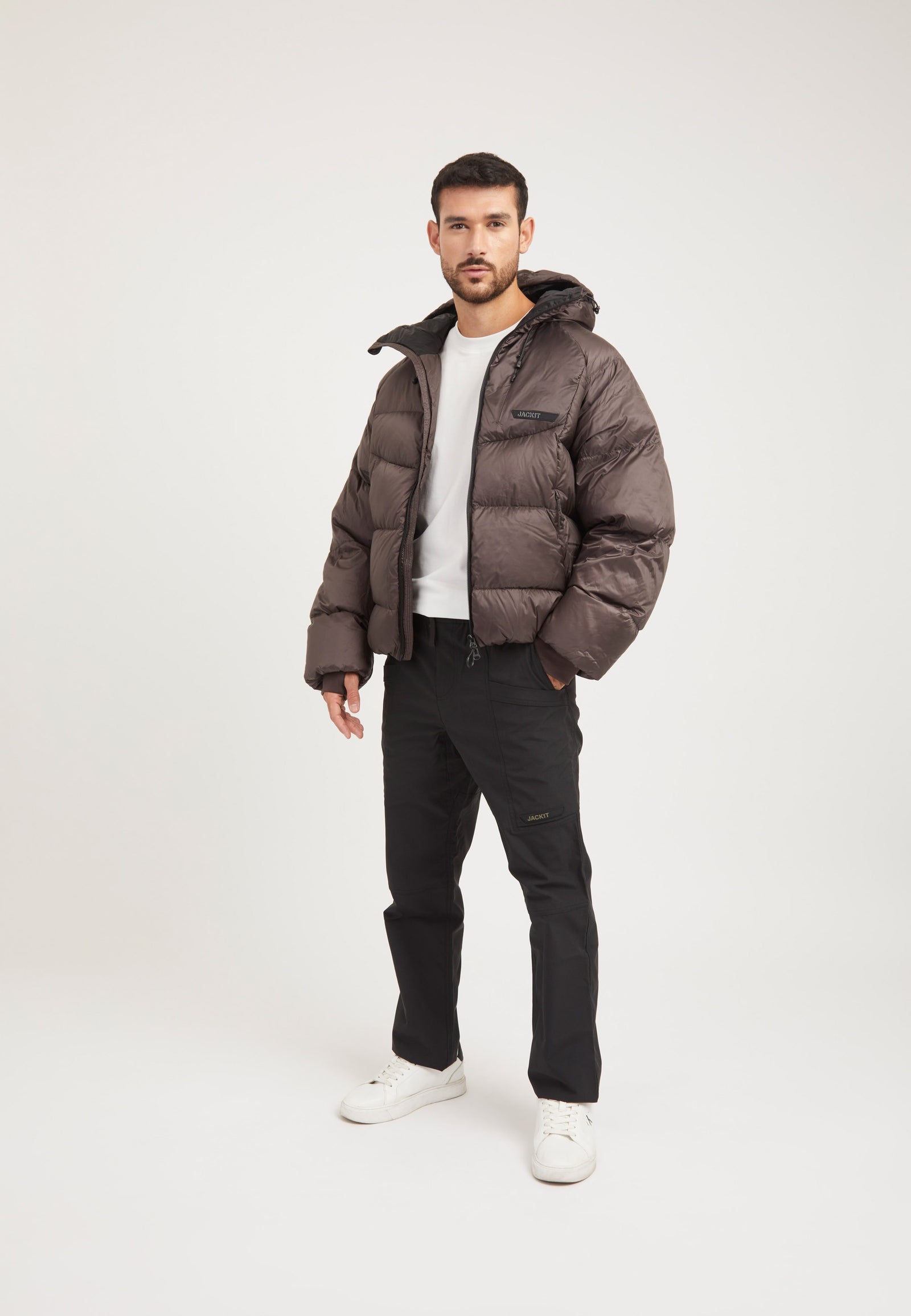 Bubble Jacket Mid Brown on model detail by JACK1T