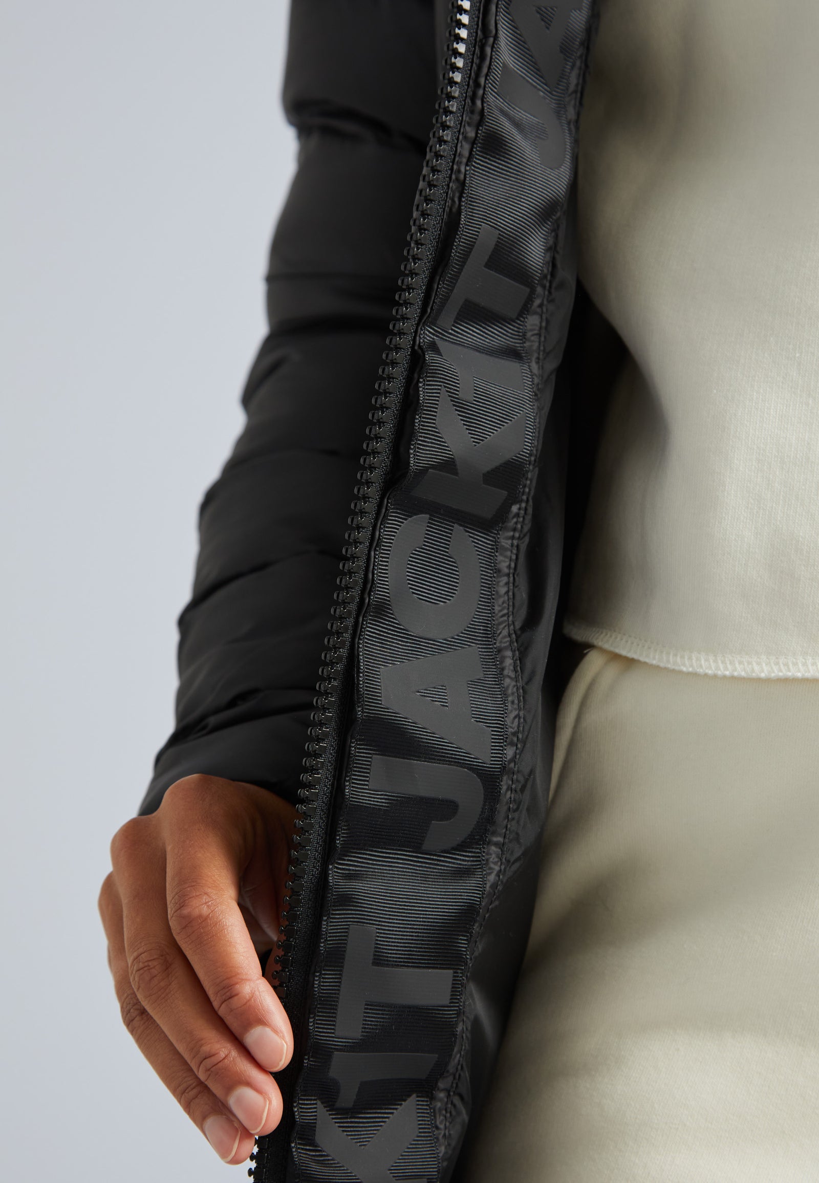 Oblada オブラダ EXTREME DOWN JACKET CINCH BLACK IVY WARDROBE – CINCH inc