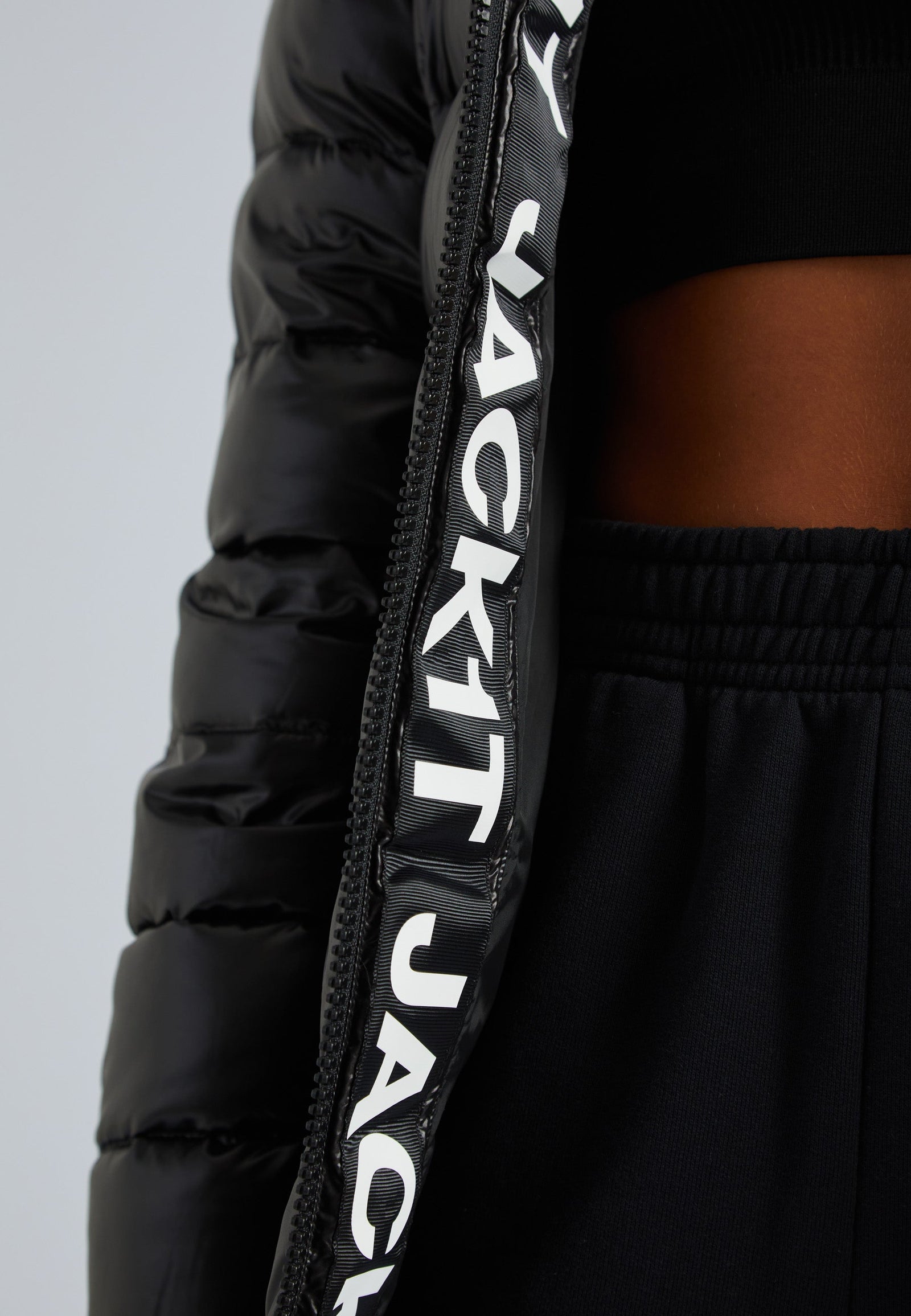 R3D Slick Coat Black by JACK1T