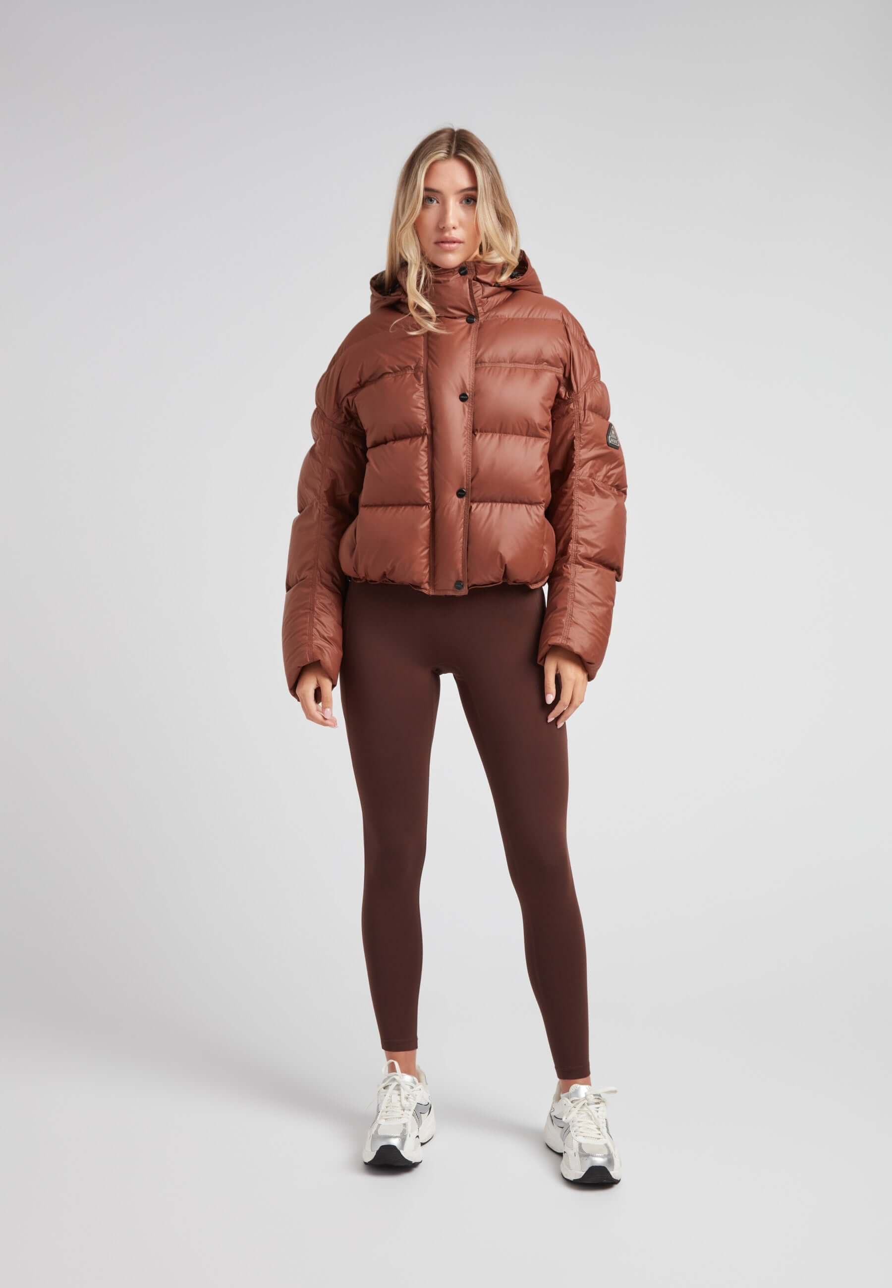 Cropped Puffer in Mocha Brown with Adjustable Coverage – JACK1T