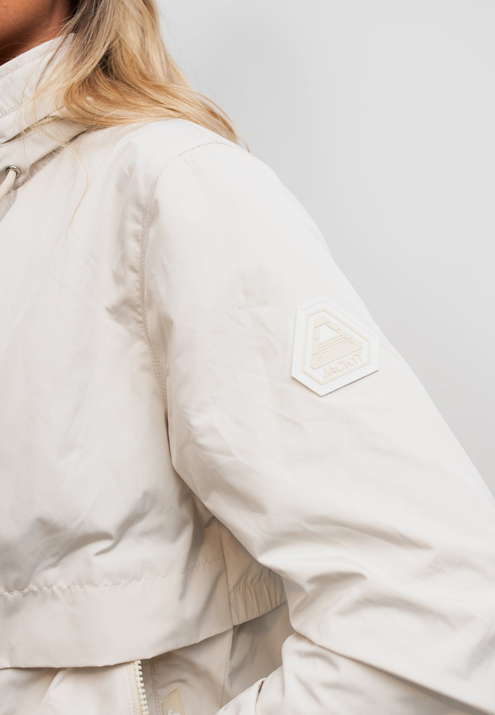 Atlas Lightweight Windbreaker Cream