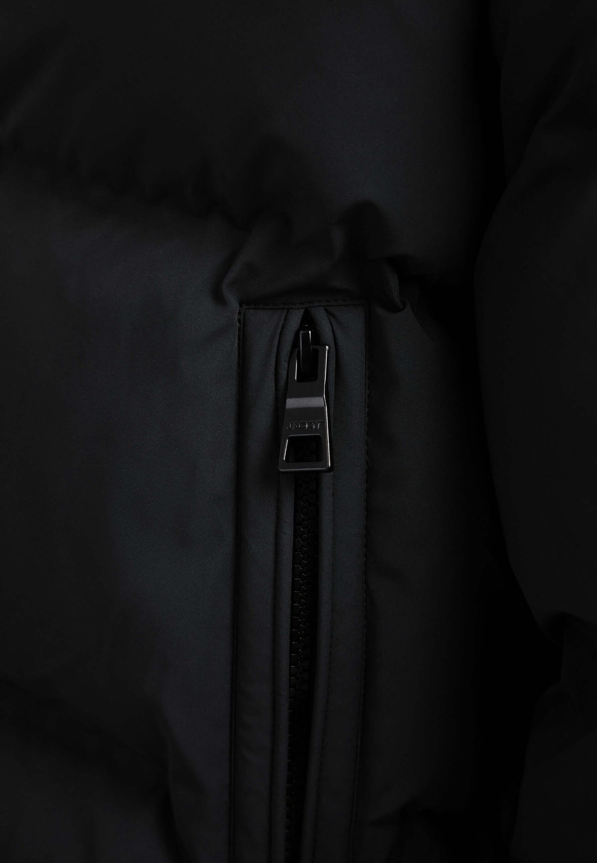 EZ Bonded Cropped Black detail shot by JACK1T