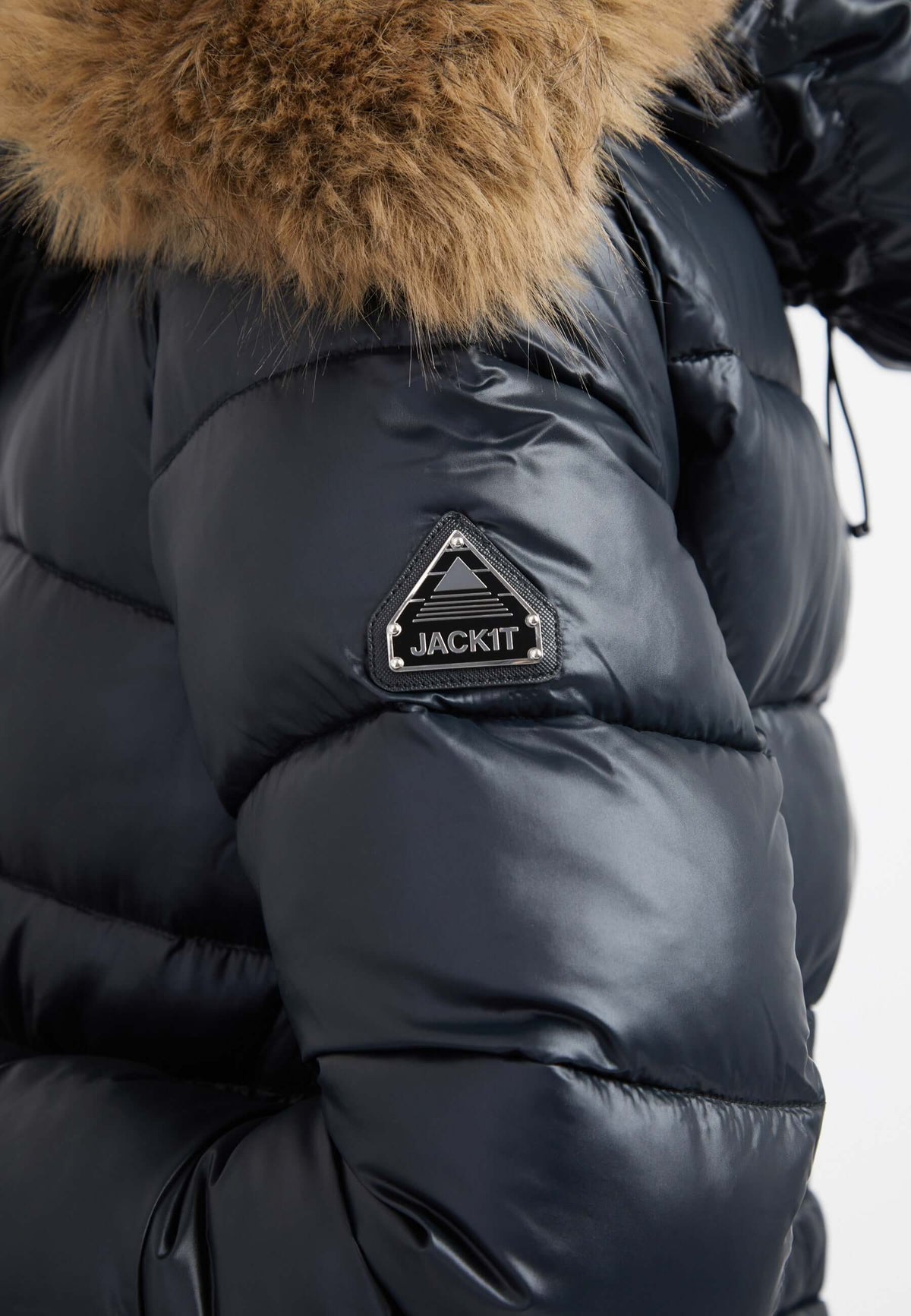 Madero Coat Black detail shot by JACK1T