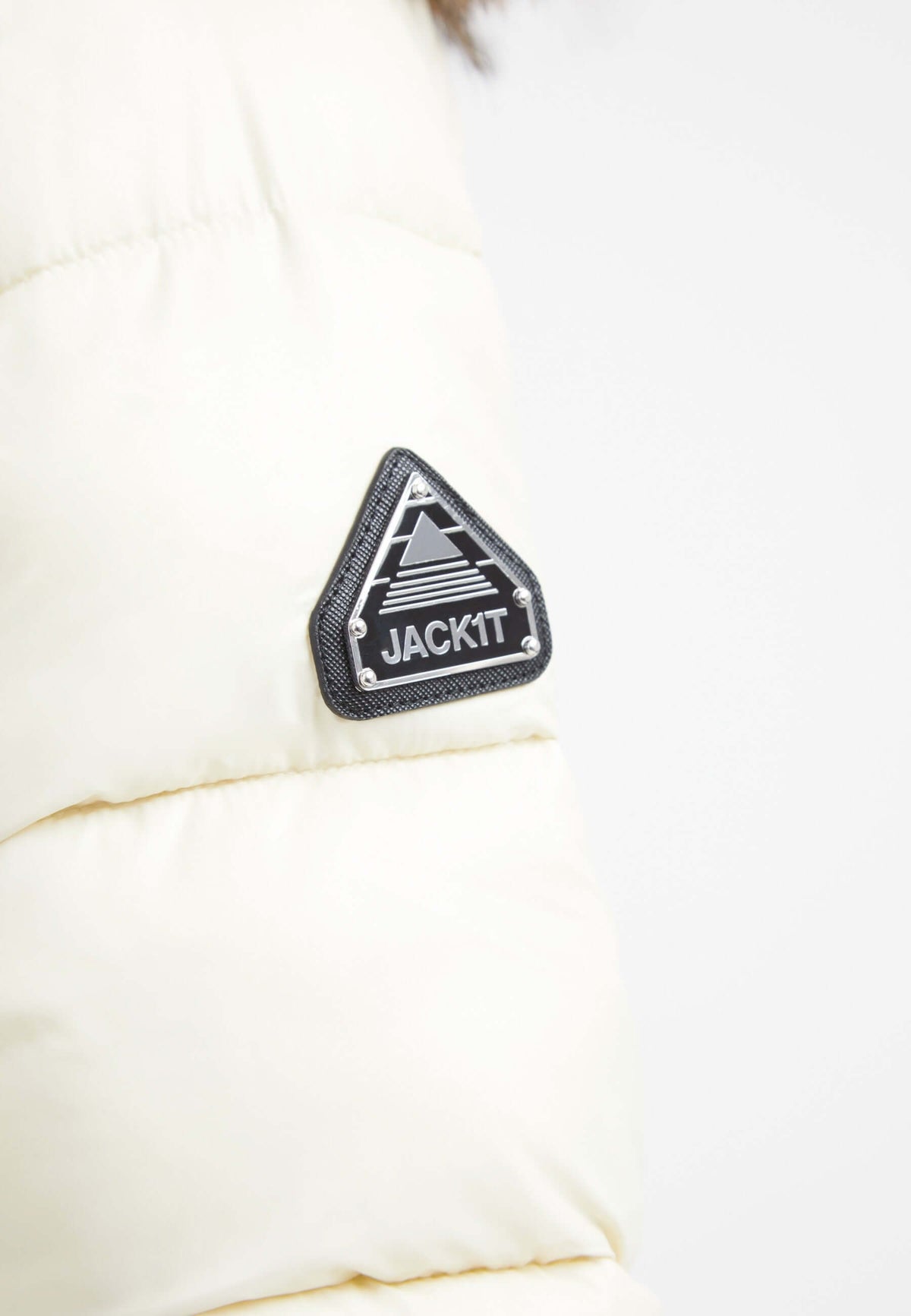 Madero Coat Cream detail shot by JACK1T