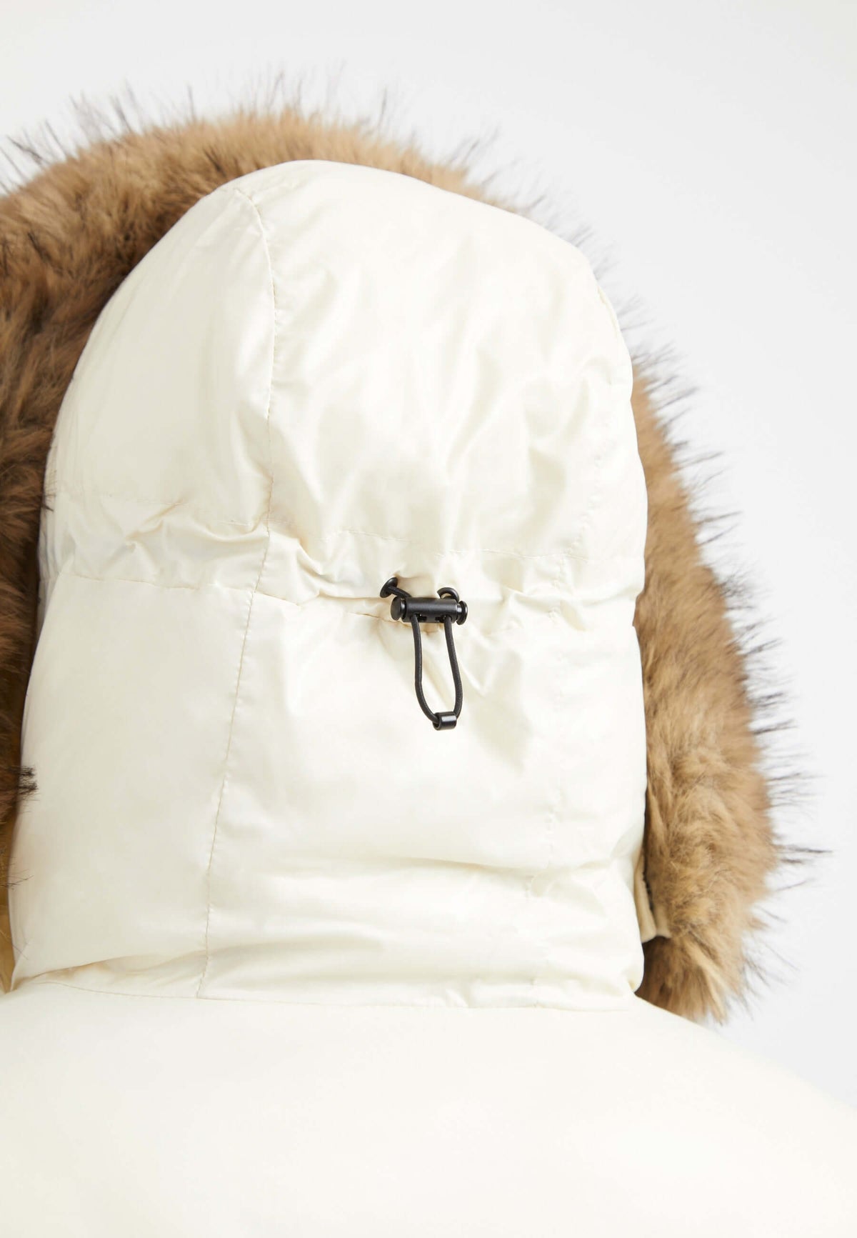 Madero Coat Cream detail shot by JACK1T