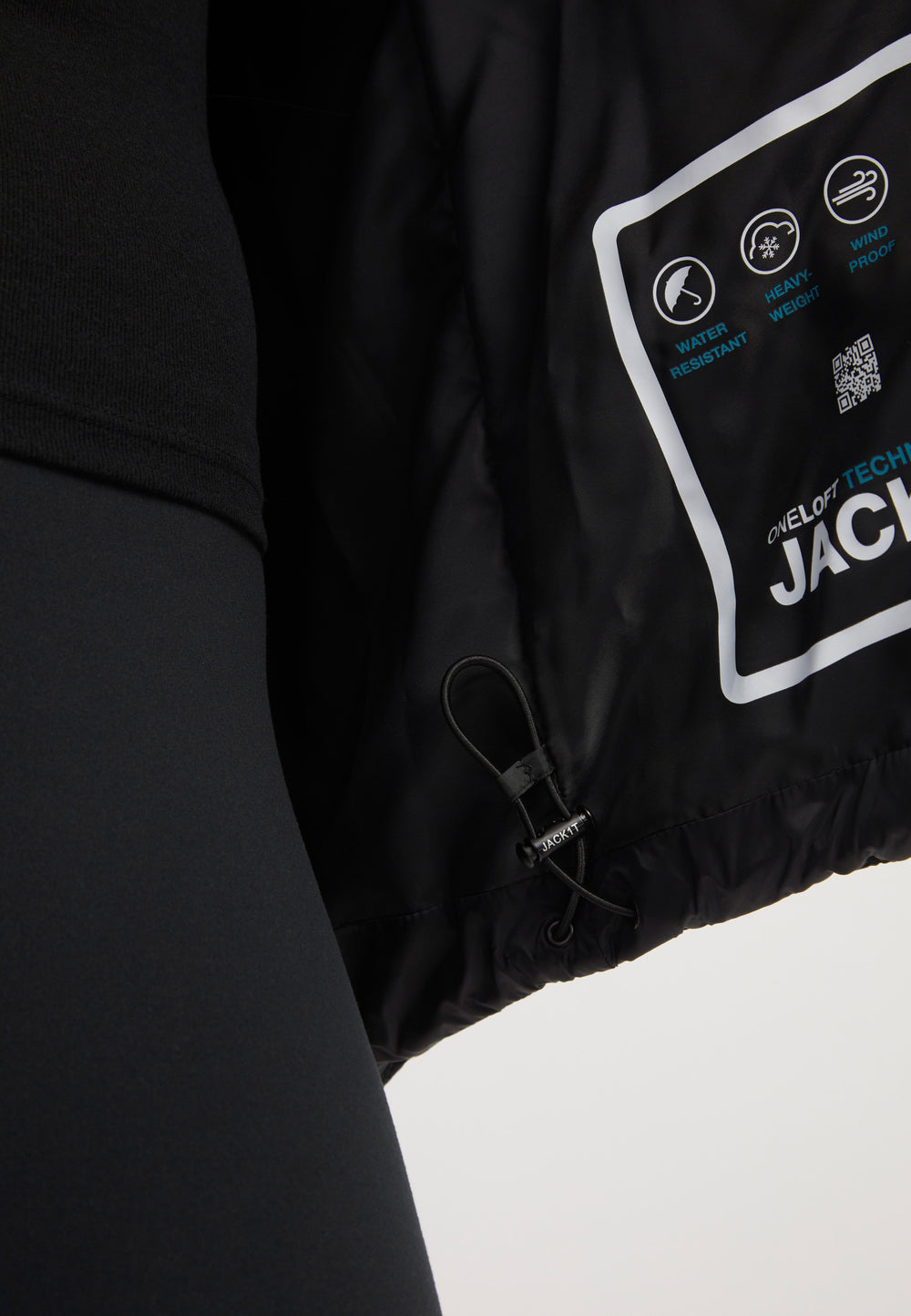 Cloud Prime Jacket Black detail shot by JACK1T