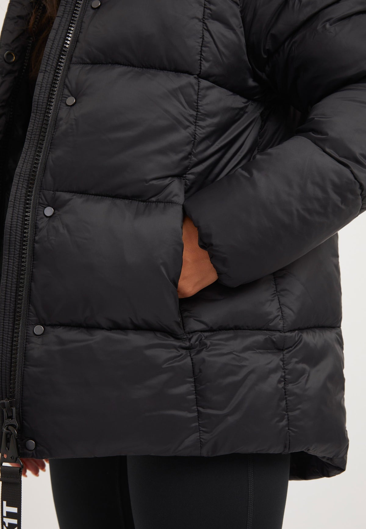 Cloud Prime Jacket Black detail shot by JACK1T