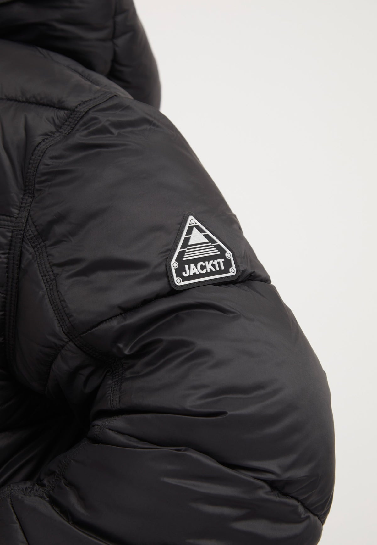 Cloud Boss Jacket Black detail shot by JACK1T