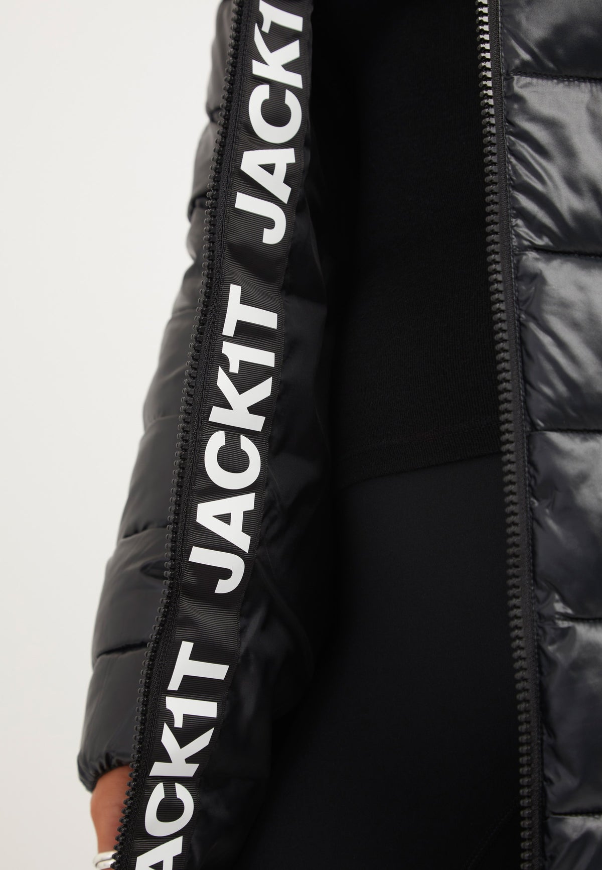 R3D Slick Coat Black detail shot by JACK1T