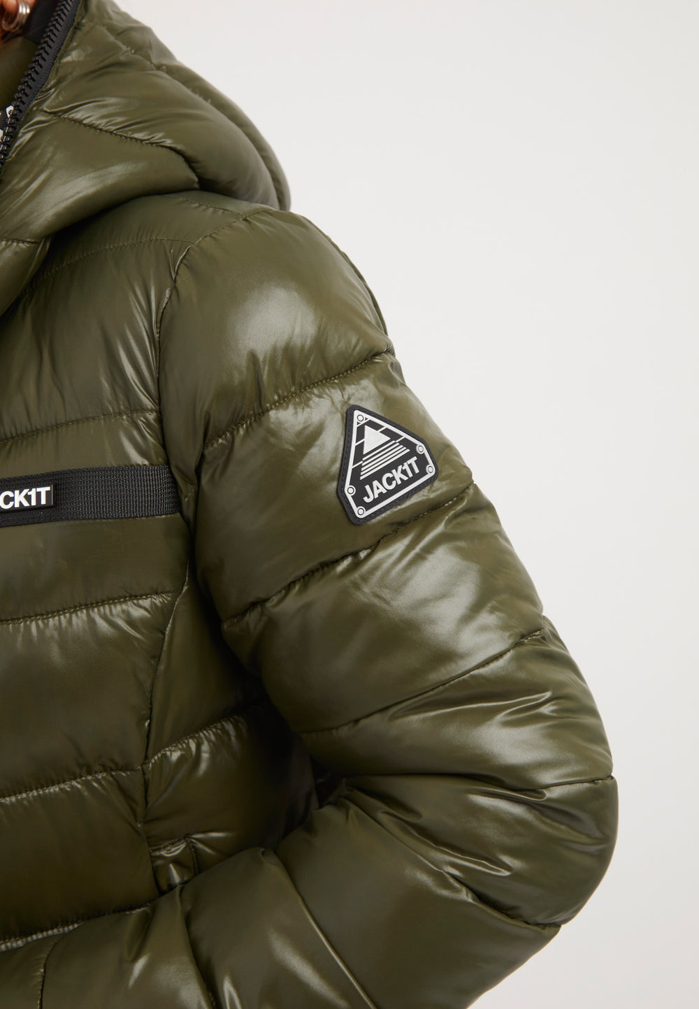 R3D Slick Coat Olive detail shot by JACK1T
