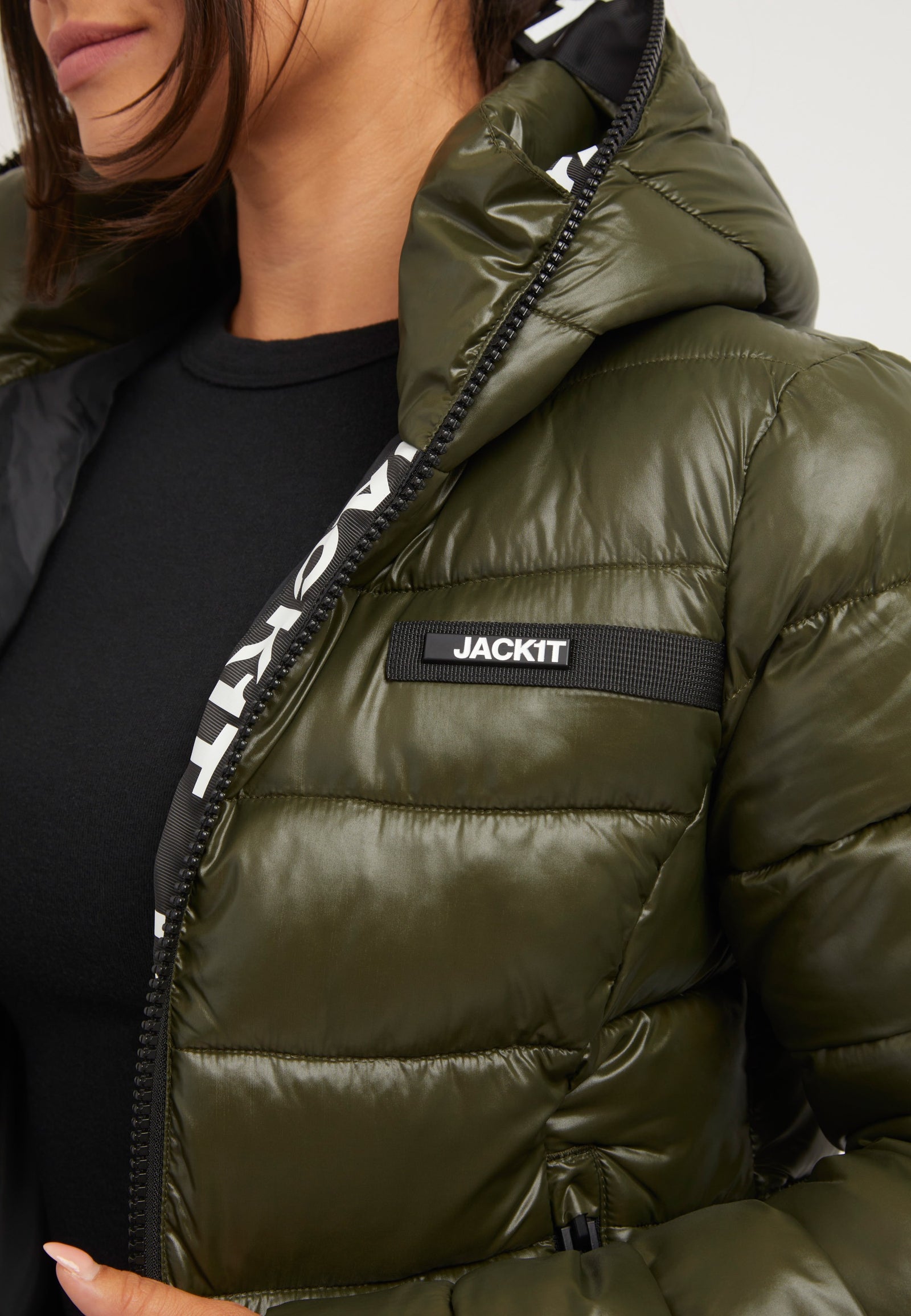 R3D Slick Coat Olive detail shot by JACK1T