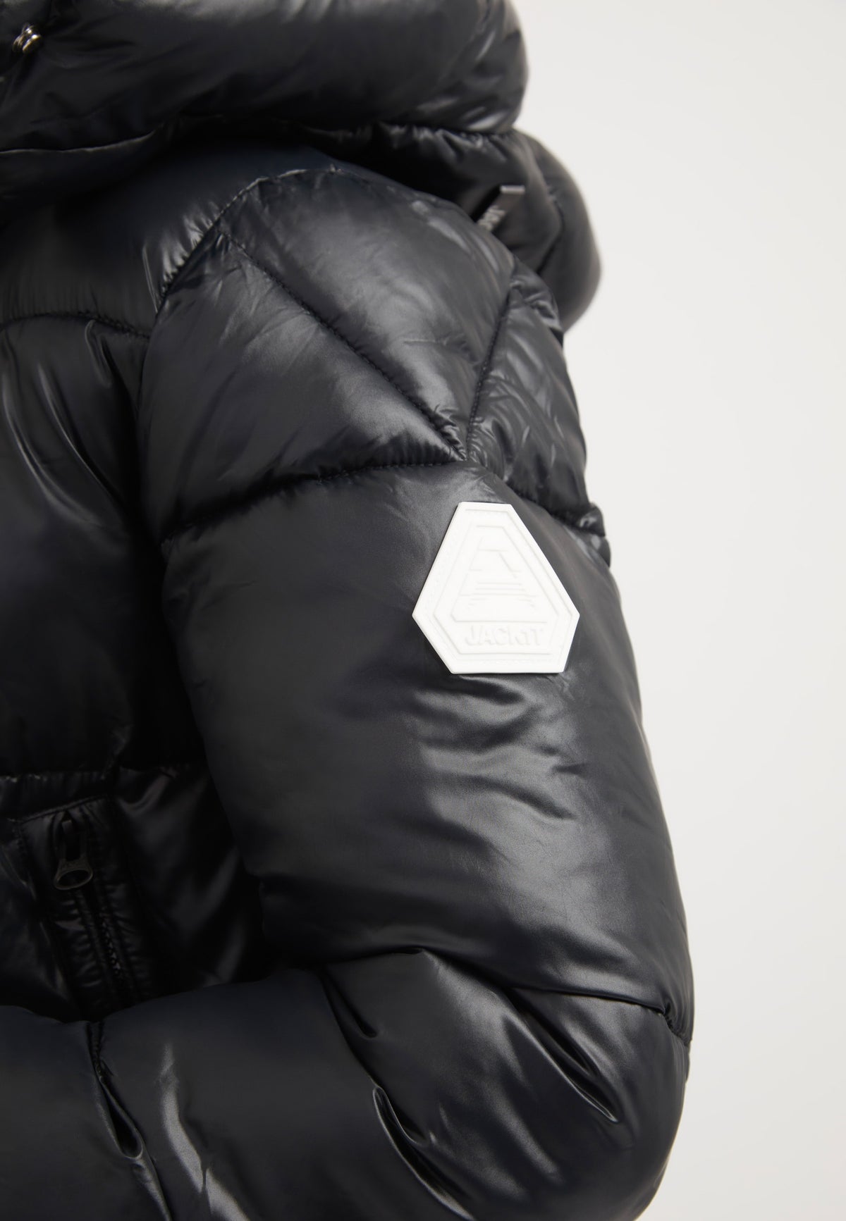 EZ Racer Slick Hood Jacket Black/Stone detail shot by JACK1T