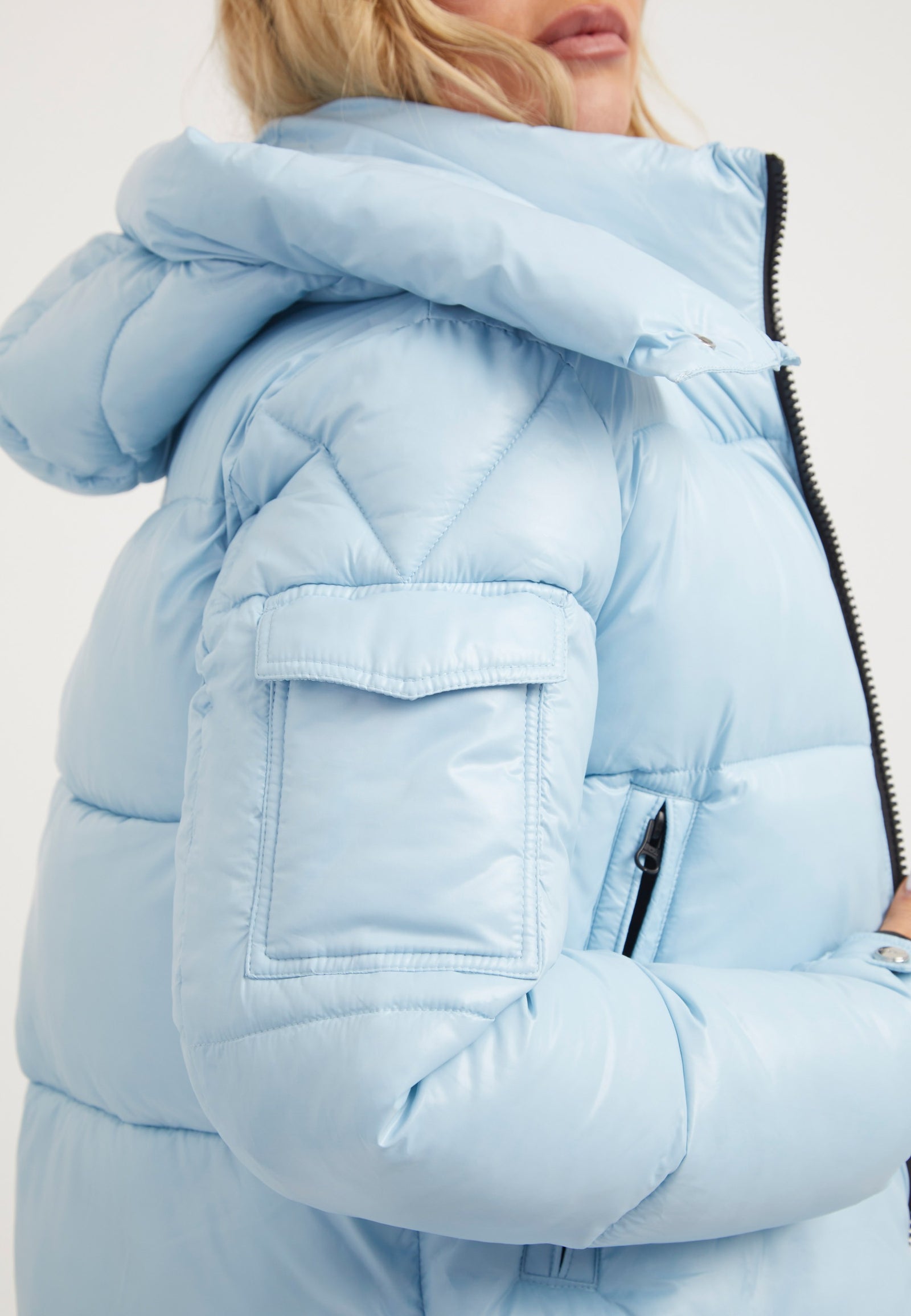 EZ Racer Slick Hood Jacket Powder Blue detail shot by JACK1T