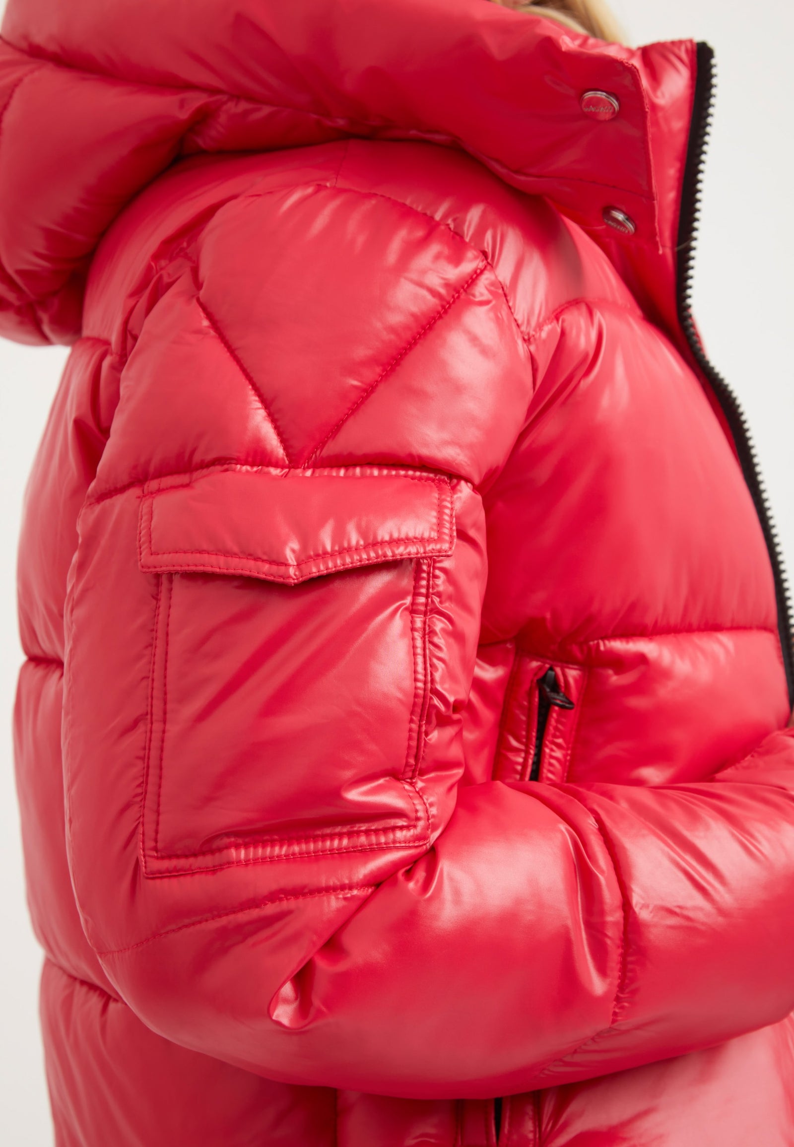 EZ Racer Slick Hood Jacket Pink detail shot by JACK1T