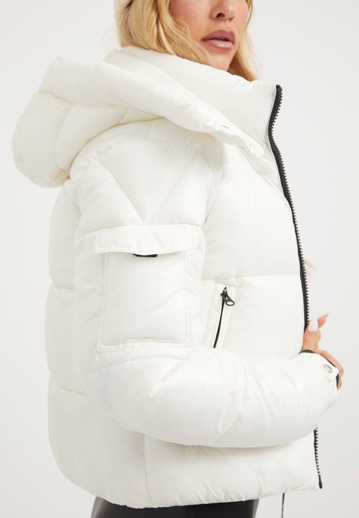 EZ Racer Slick Hood Jacket Snow detail shot by JACK1T