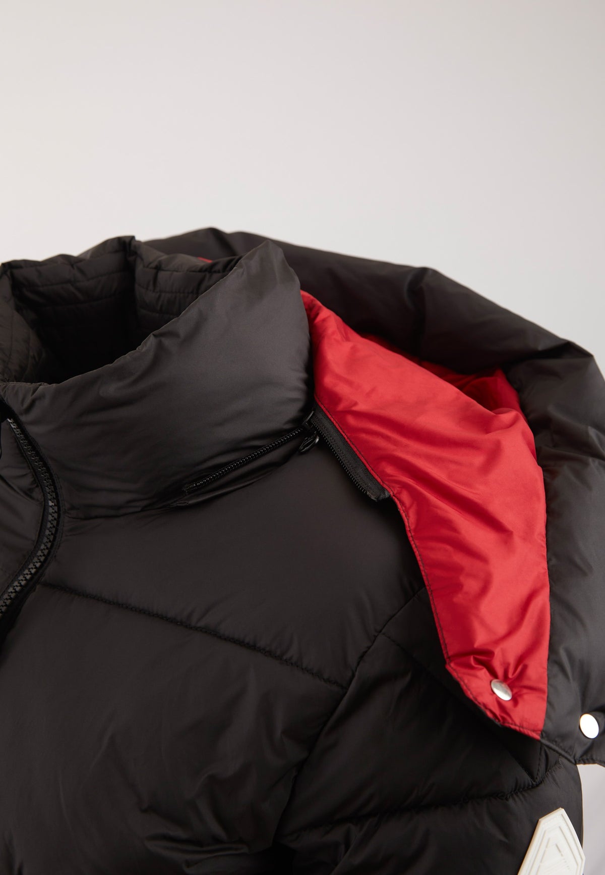 EZ Racer Hood Matt Jacket Black/Cherry Red flat lay swatch