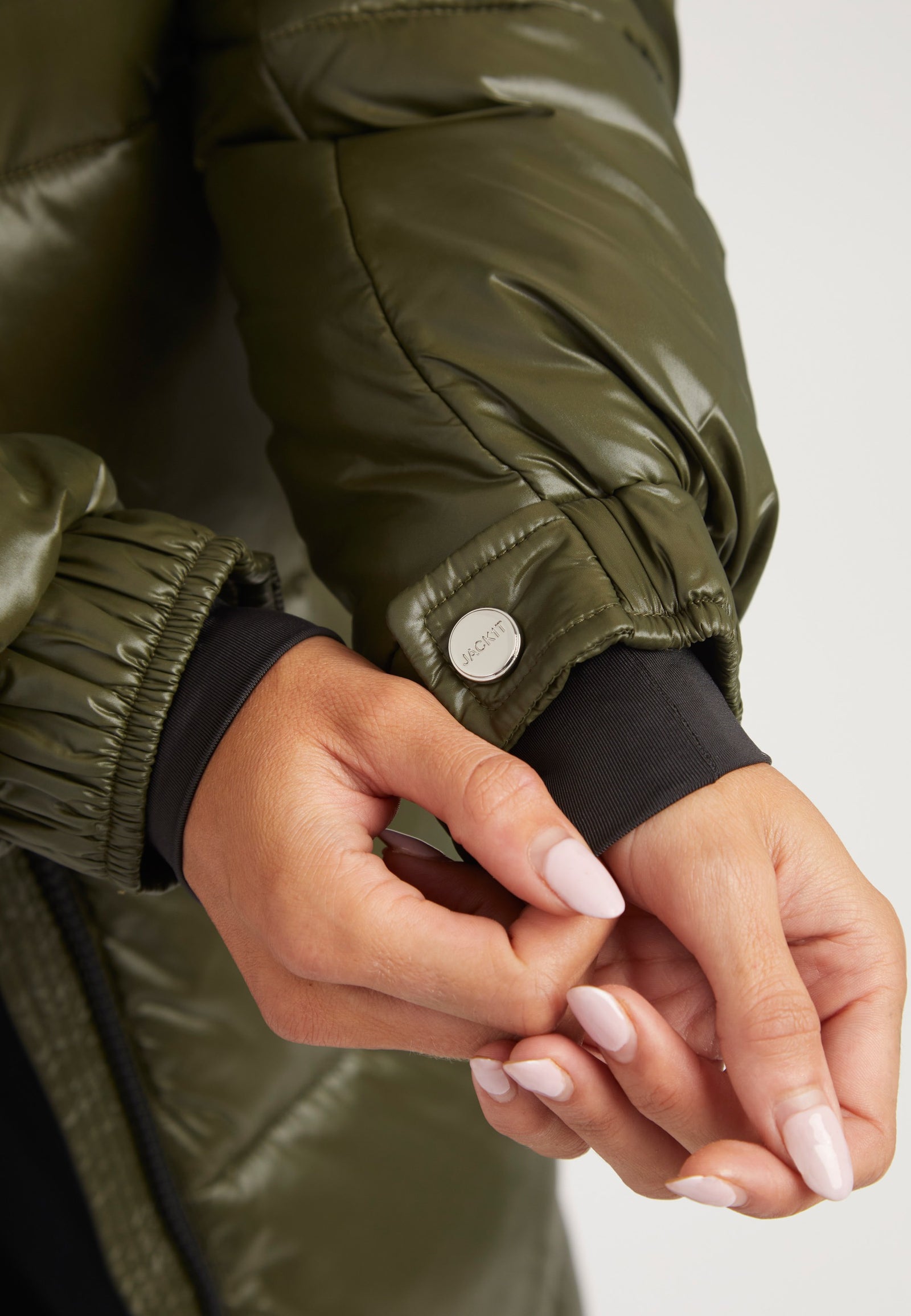 EZ Slick Ultra Long Coat Olive detail shot by JACK1T